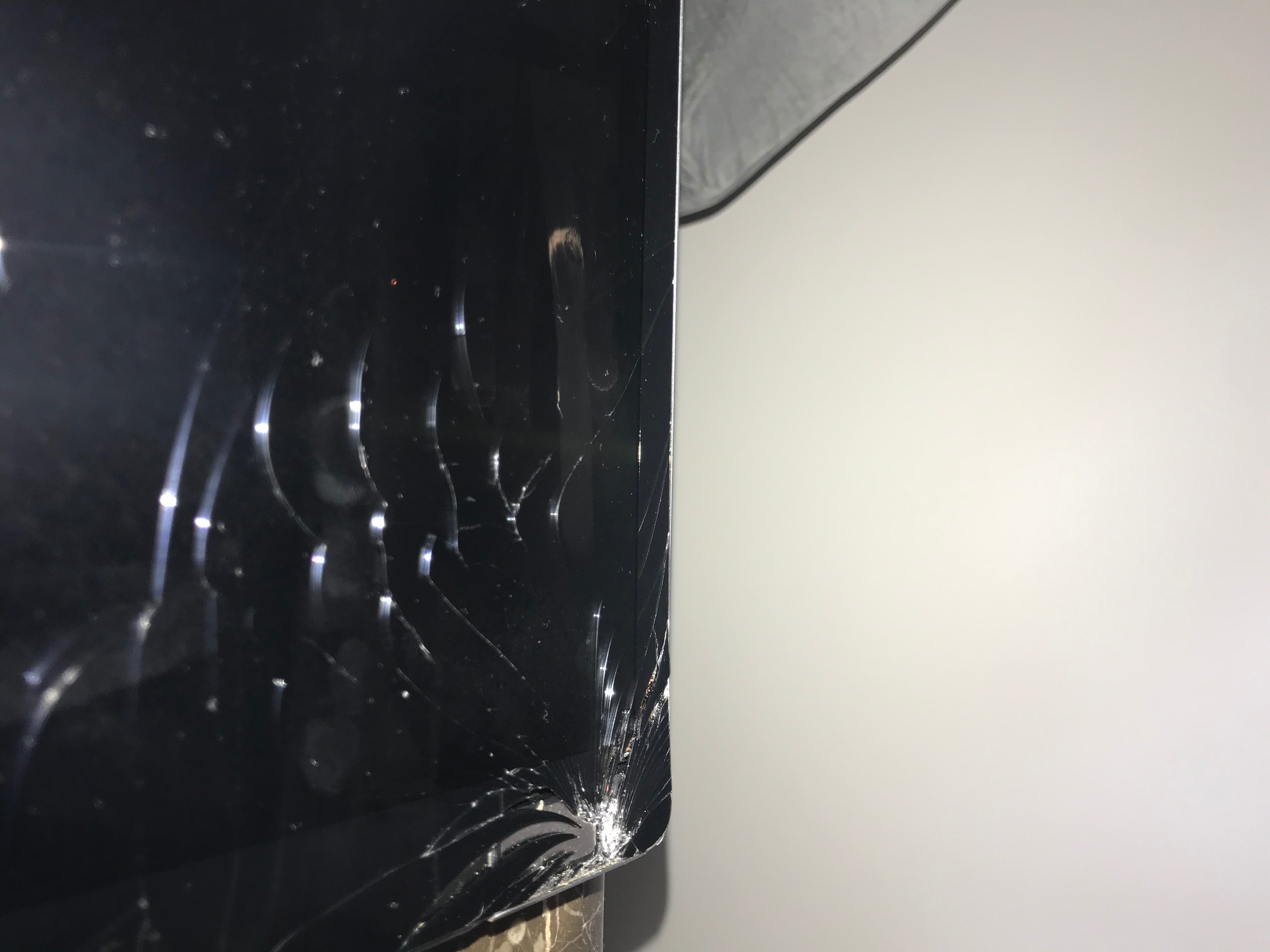 Dropped IPad Pro Glass Broke IPad crashes Apple Community