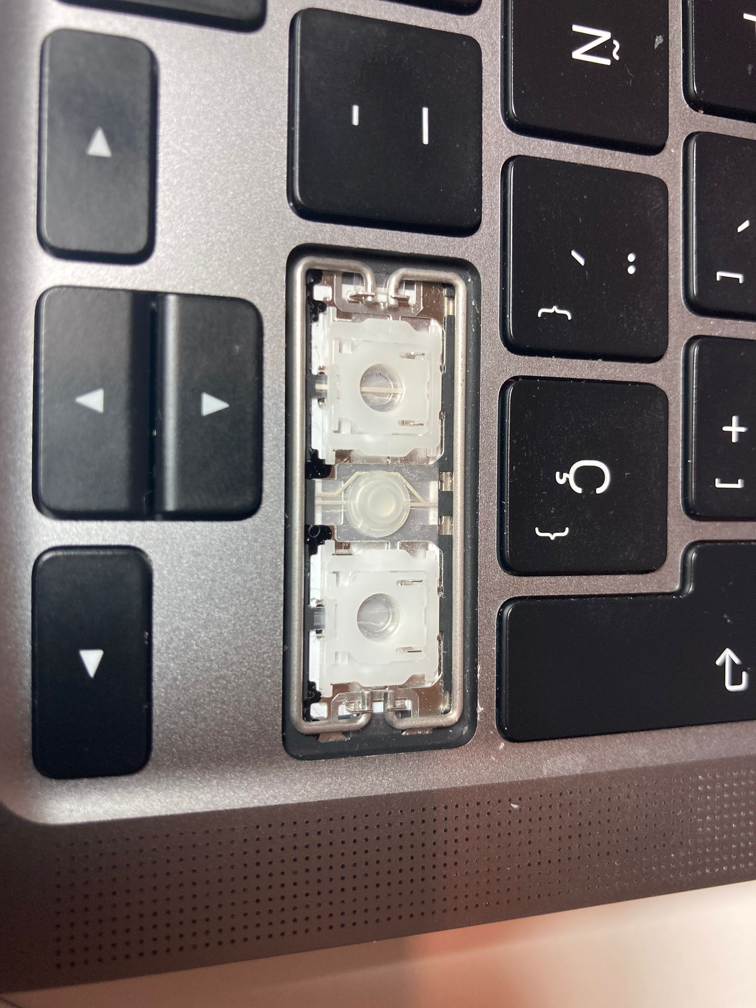 MacBook Pro 2020 ScissorSwitch Shift Key… Apple Community