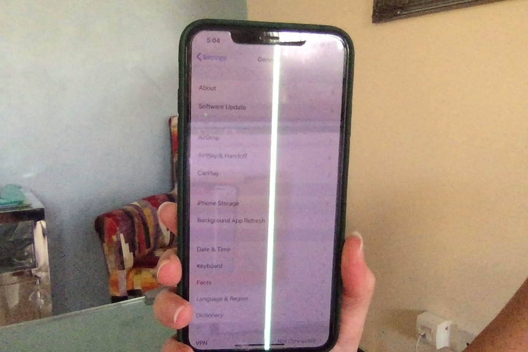 my iPhone Xs max has a long green light … Apple Community