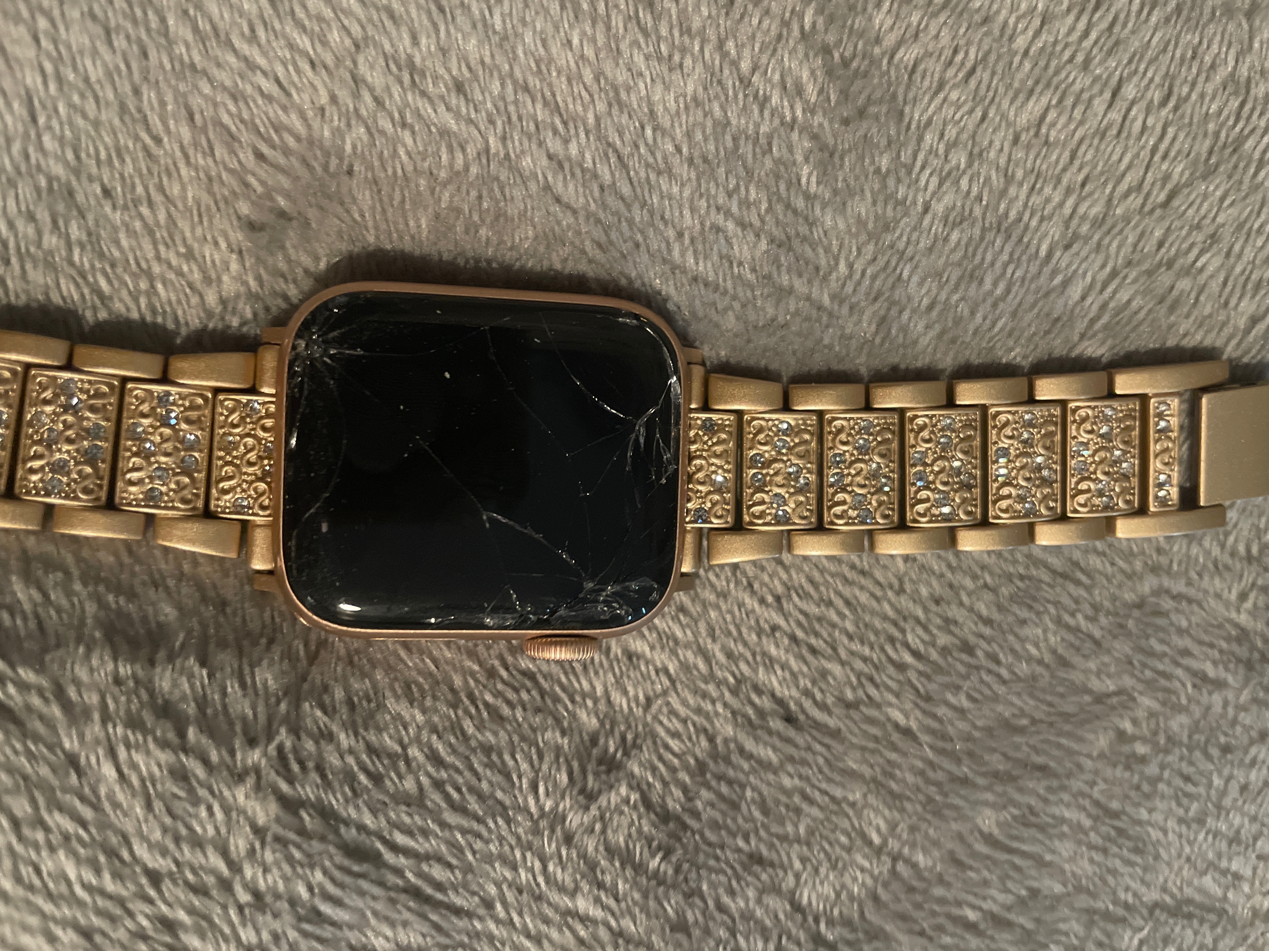 My apple outlet watch screen cracked