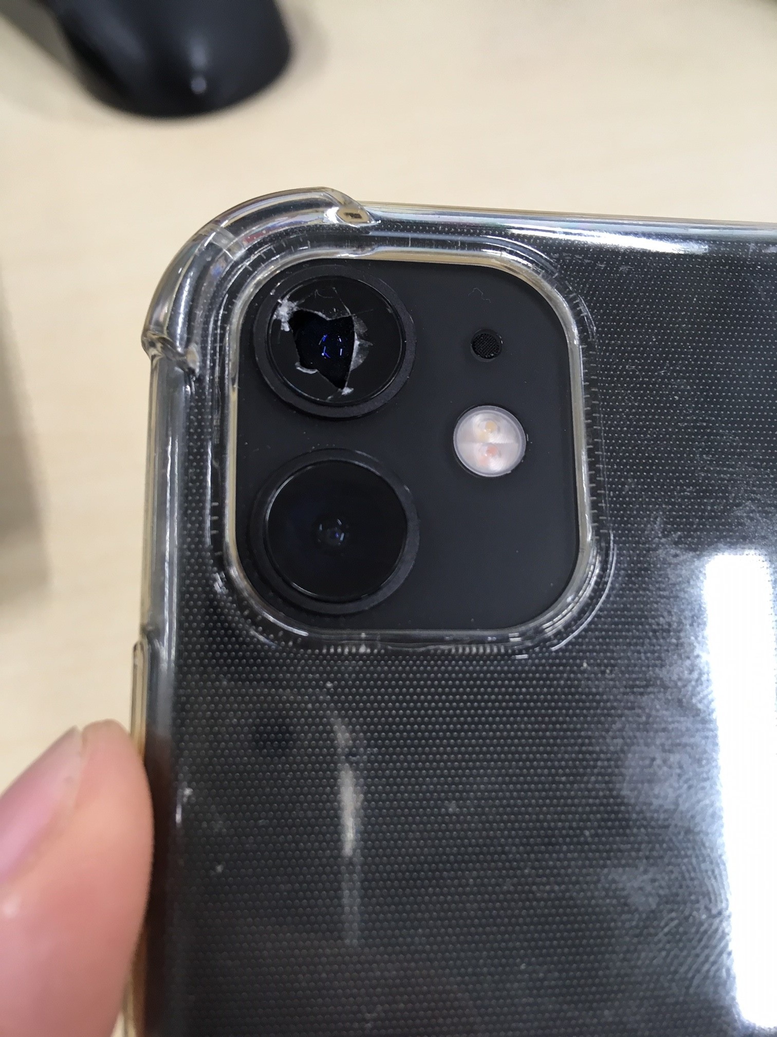 بري نان iPhone 11 Pro Camera Lens Cracking - Apple Community coque iphone 11 Pink Floyd Glass Broken