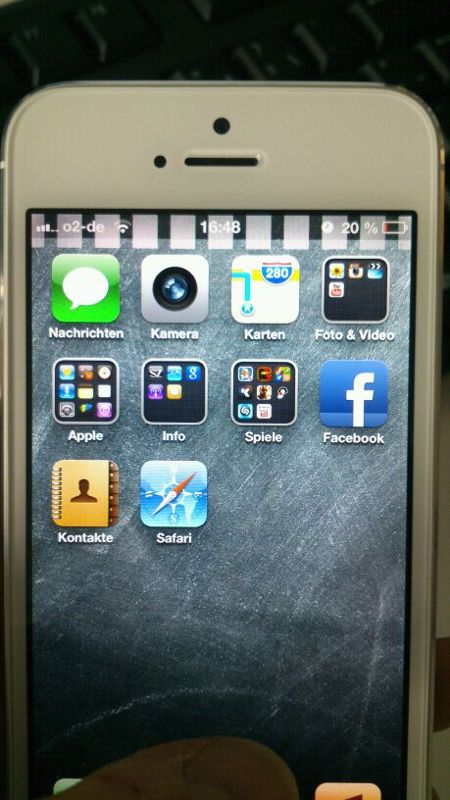 iphone 5 white boxes on screen