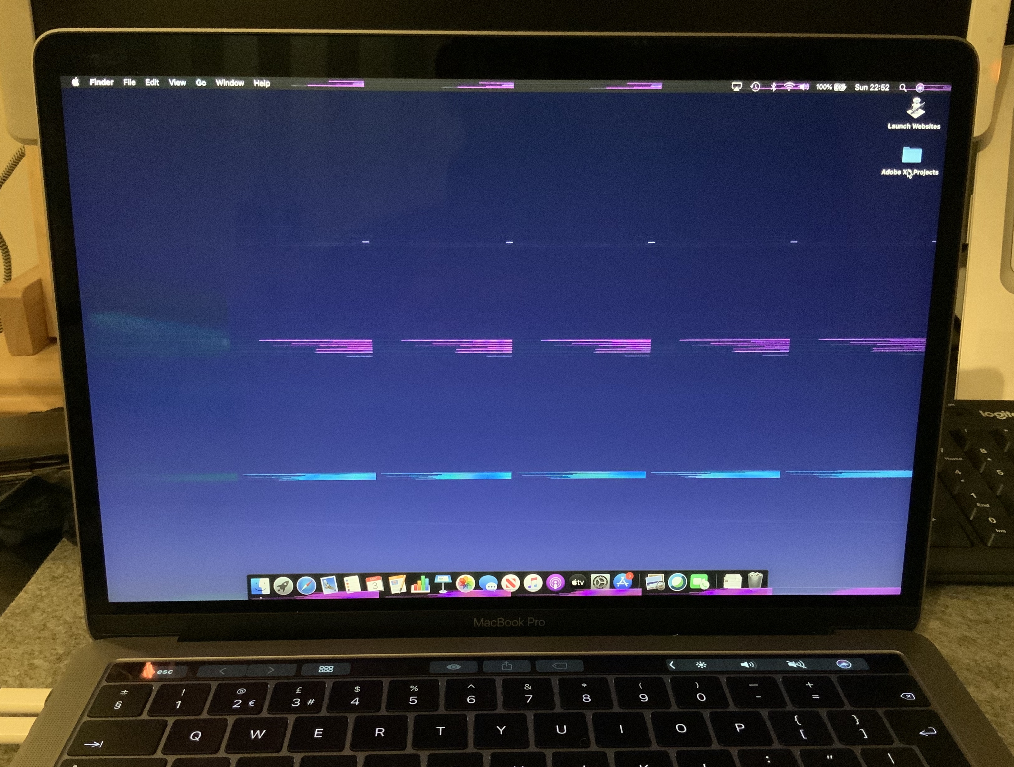 apple macbook display not working
