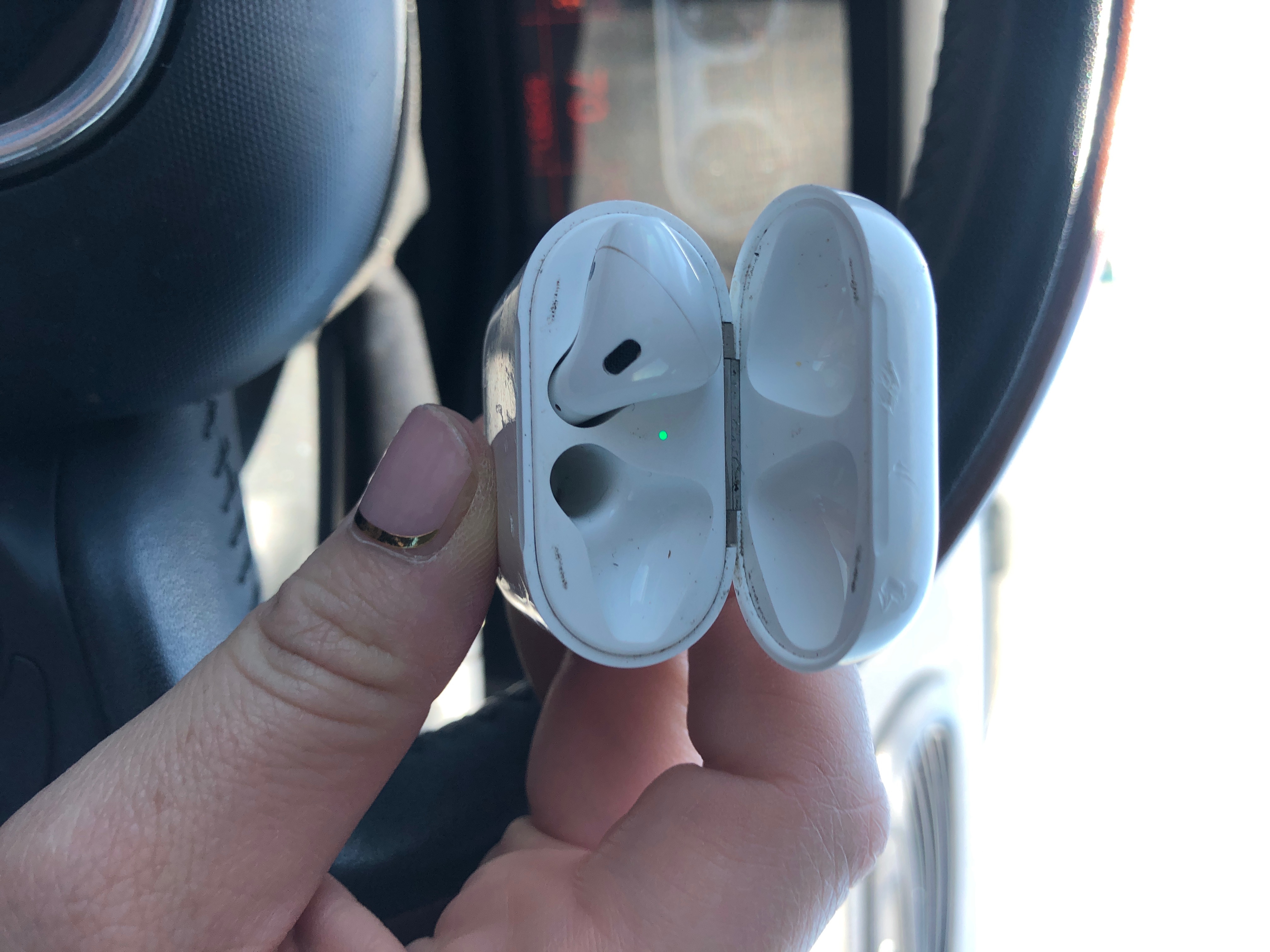 Metal linje hane Resultat I lost one AirPod and they got disconnec… - Apple Community