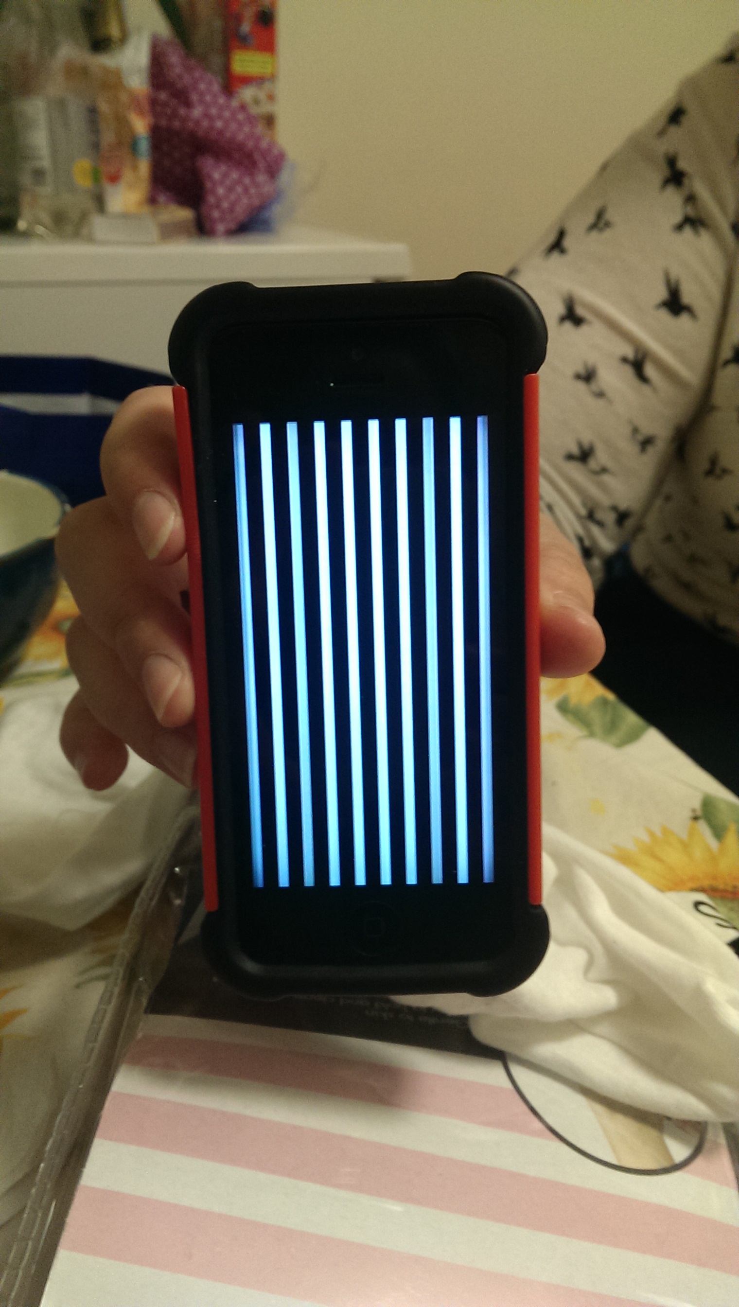 Iphone 5's screen turned into vertical st… Apple Community