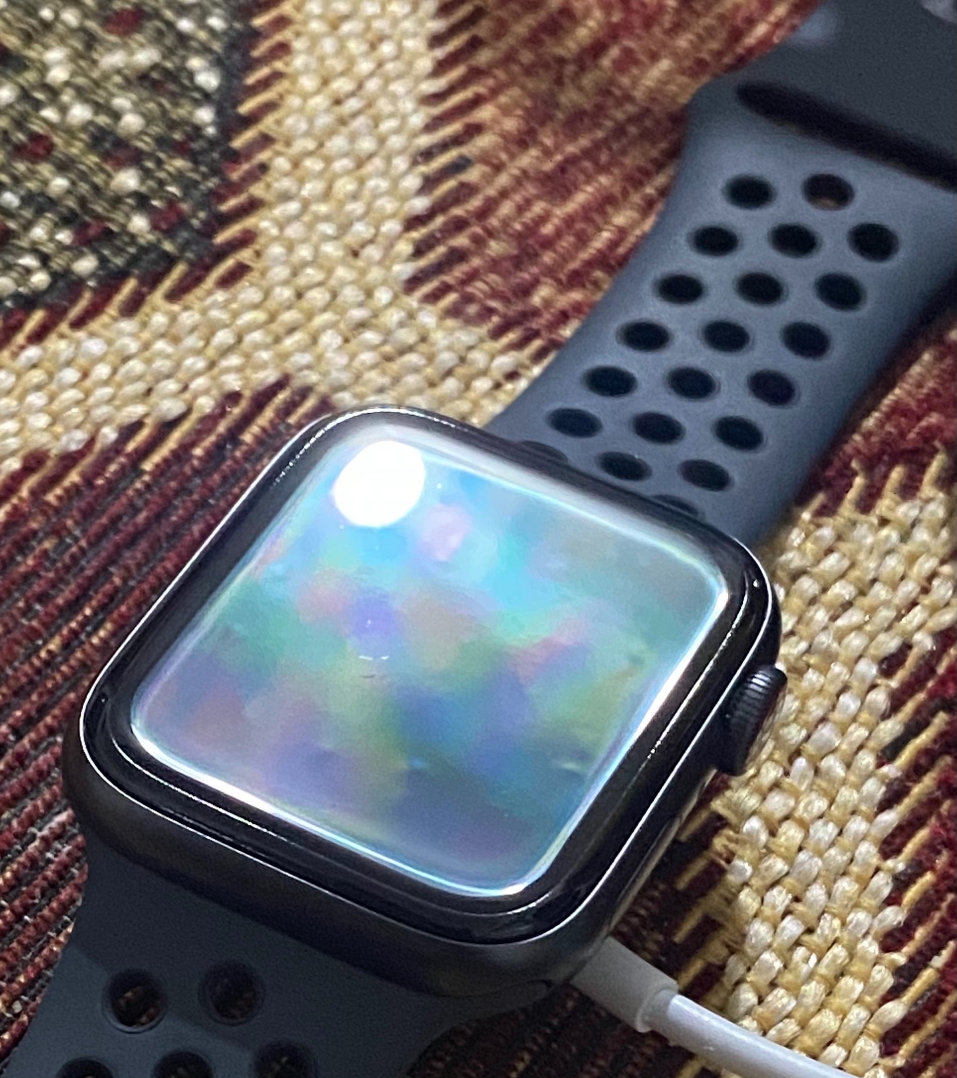 Indent or bubble under the Apple Watch sc… - Apple Community