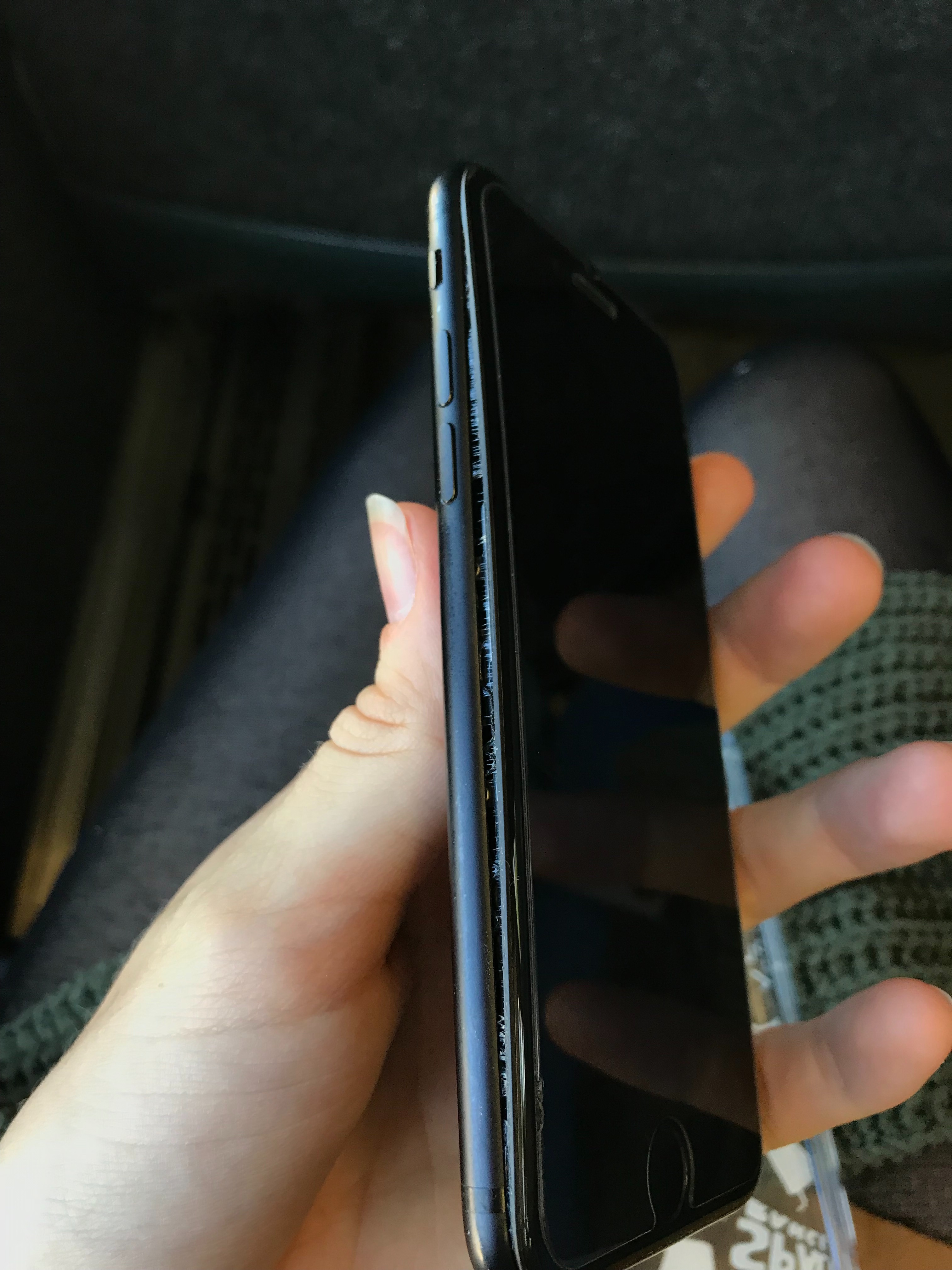 Tag telefonen kopi Pest iPhone 7 screen popping out on left side - Apple Community