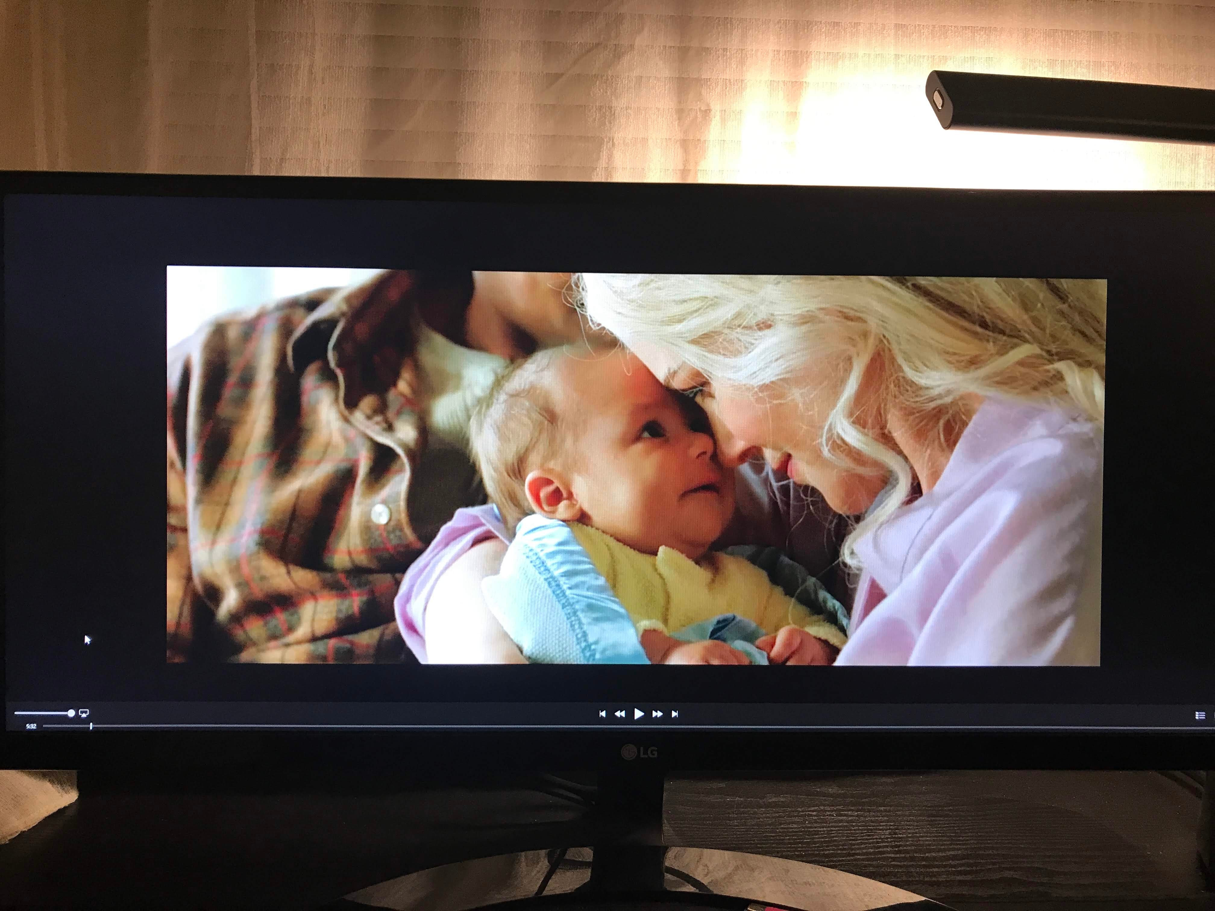 Black bars all 4 sides of the movies Apple Community