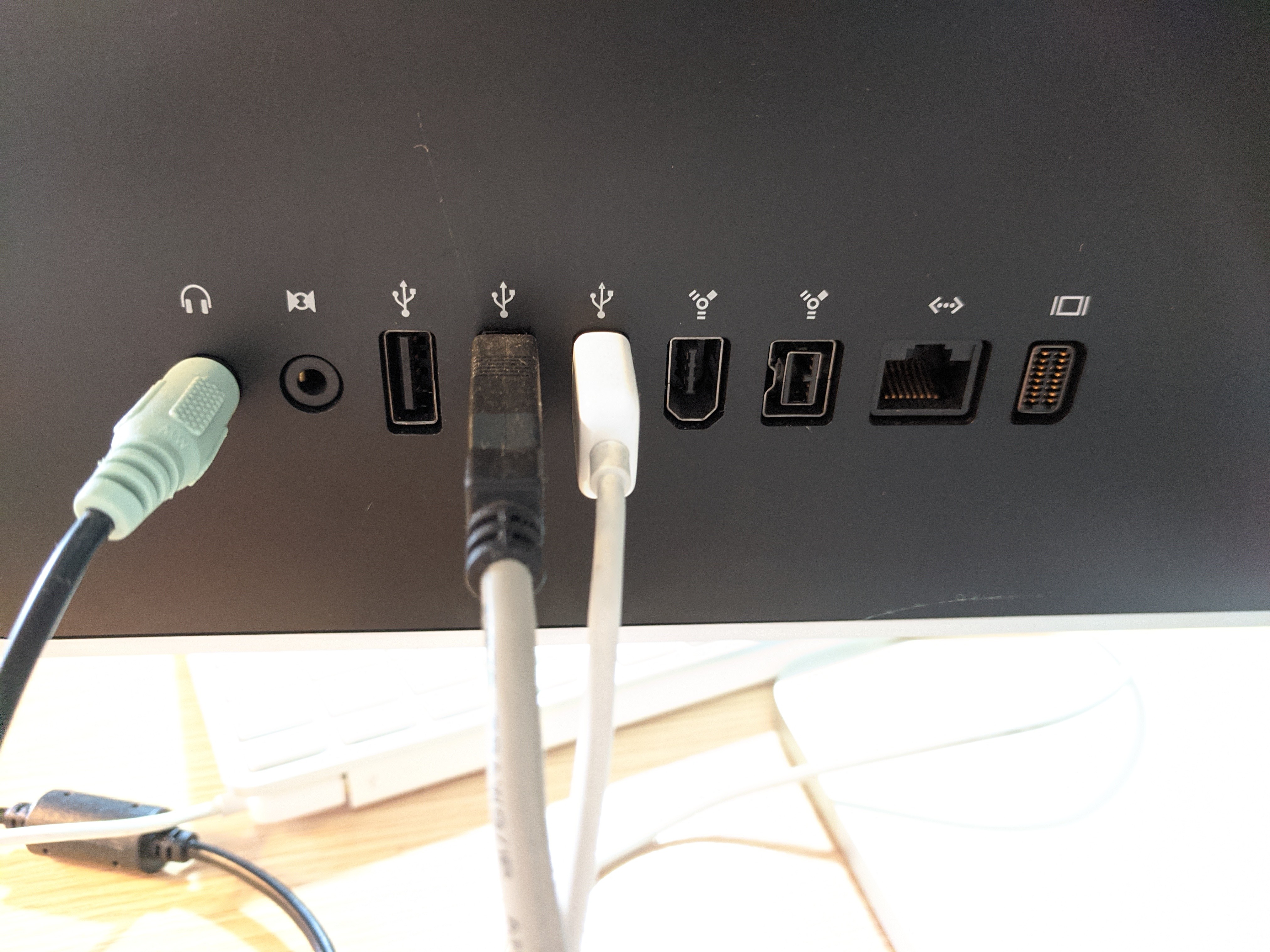 Apple монитор с hdmi. Как подключить динамики монитора. Intel nuc подключение 2 мониторов. Без подключения к экрану. Hdmi сплиттер кабель hd 1080p 4k.