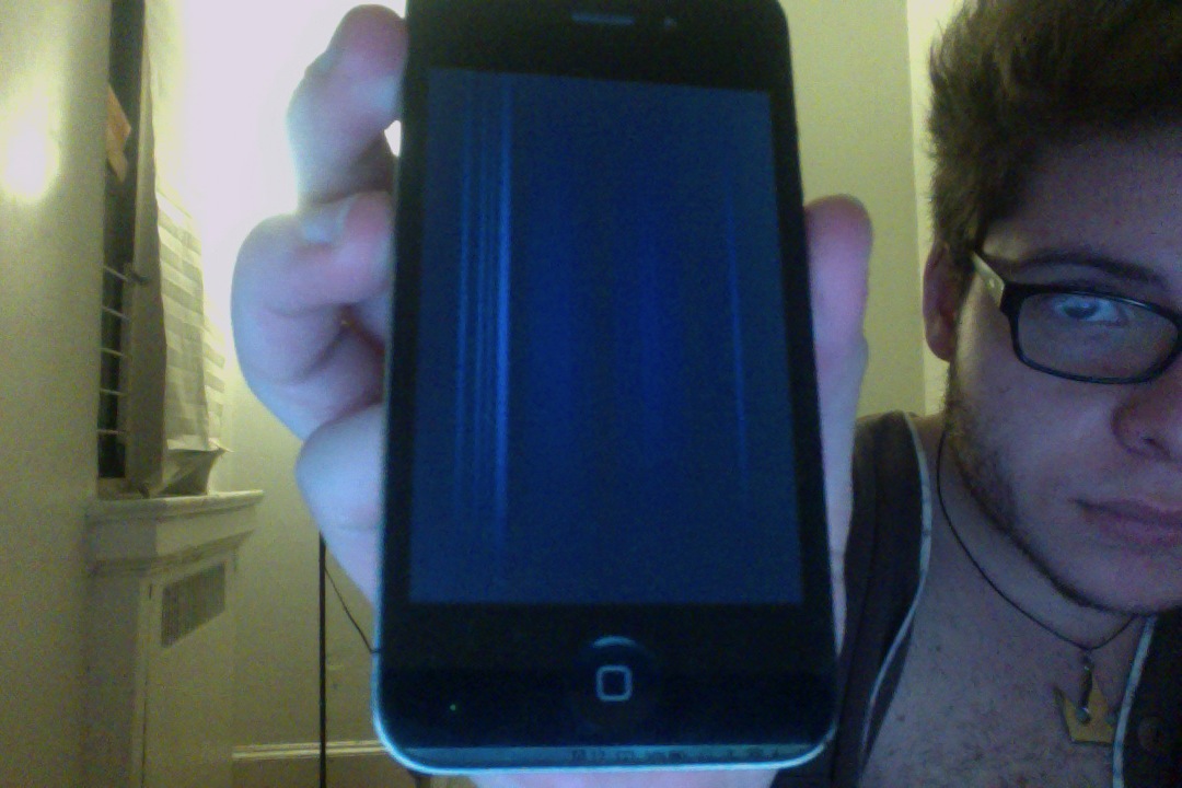 I dropped my iPhone 4S in some paint Apple Community