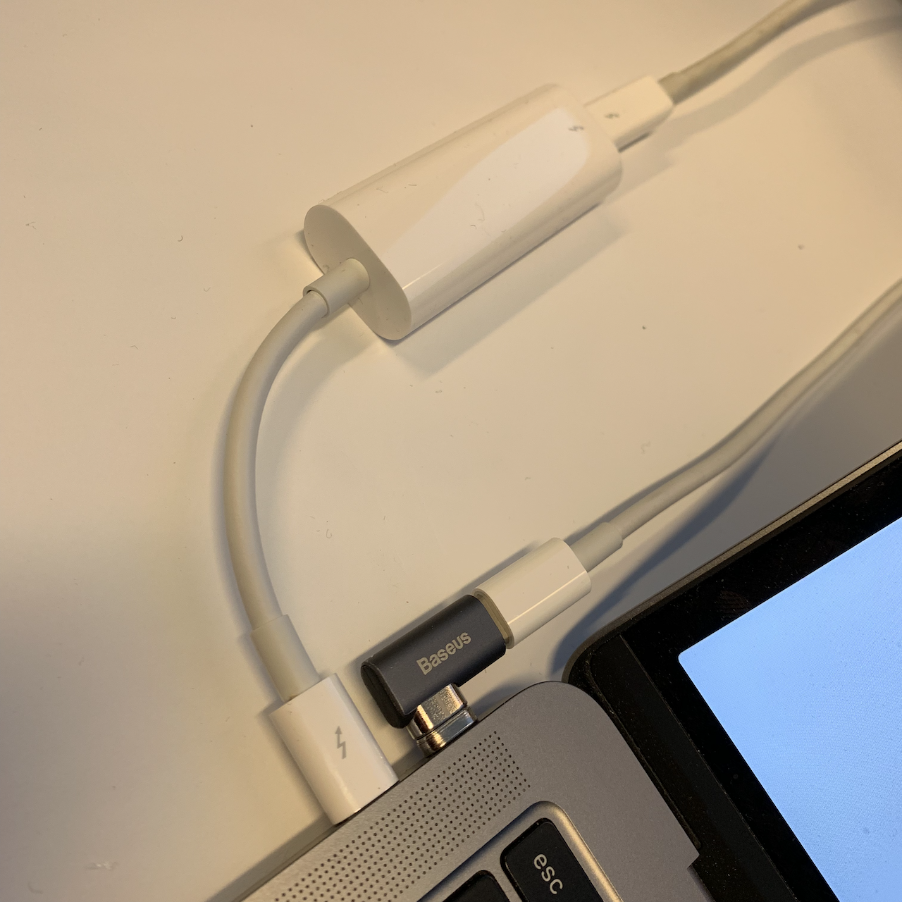 No charging with Apple Thunderbolt - Apple Community
