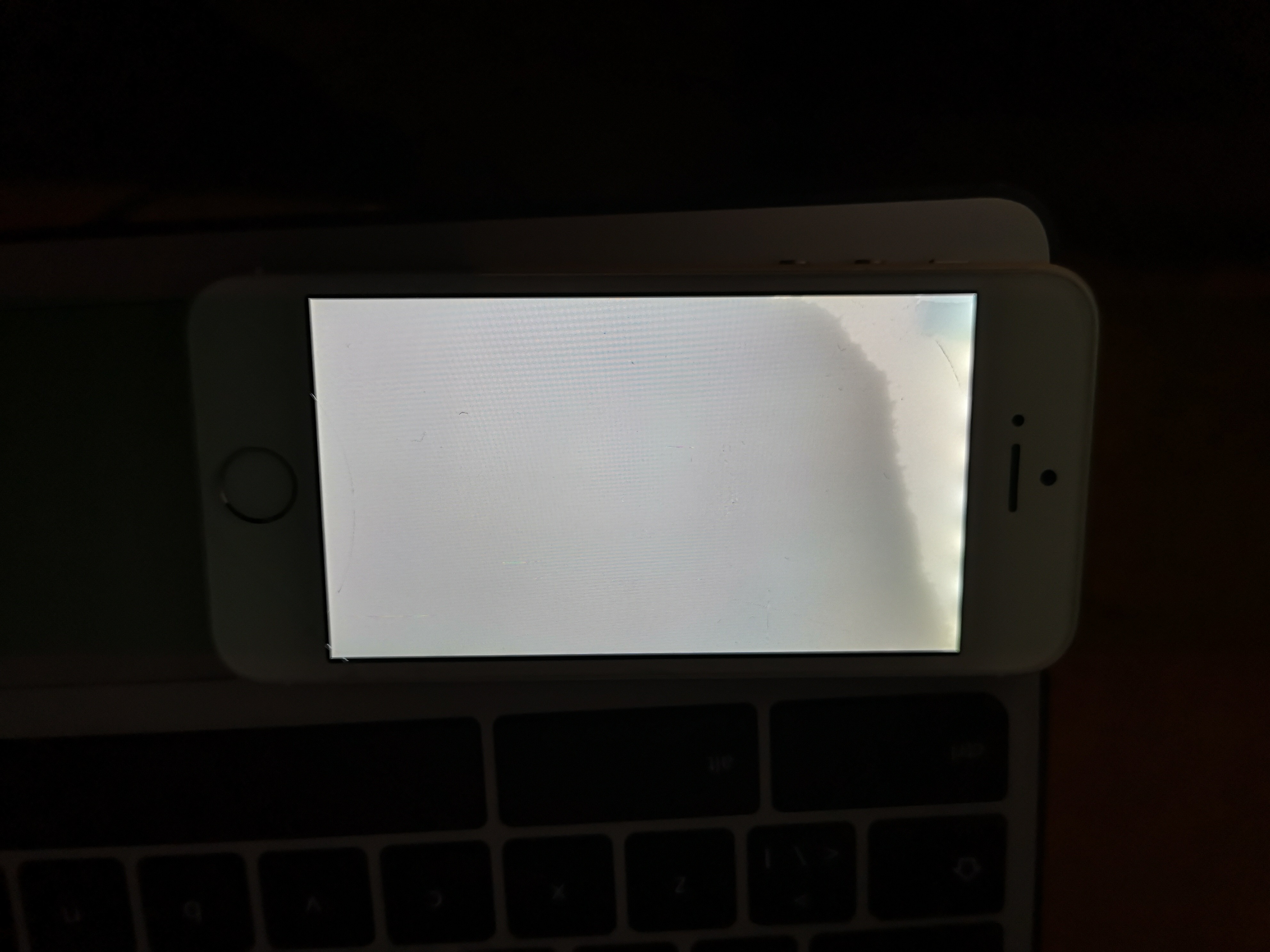 My Screen Is Weird On Iphone Se Apple Community