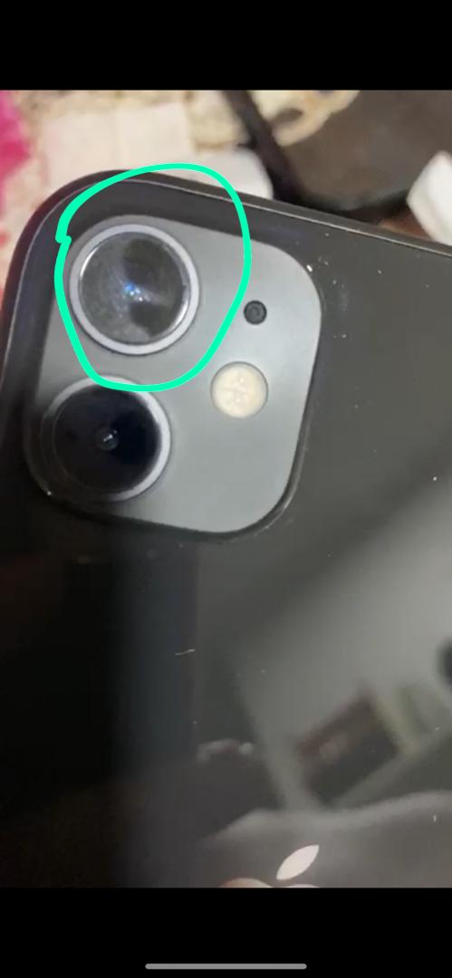Is it OK to touch Iphone camera lens?