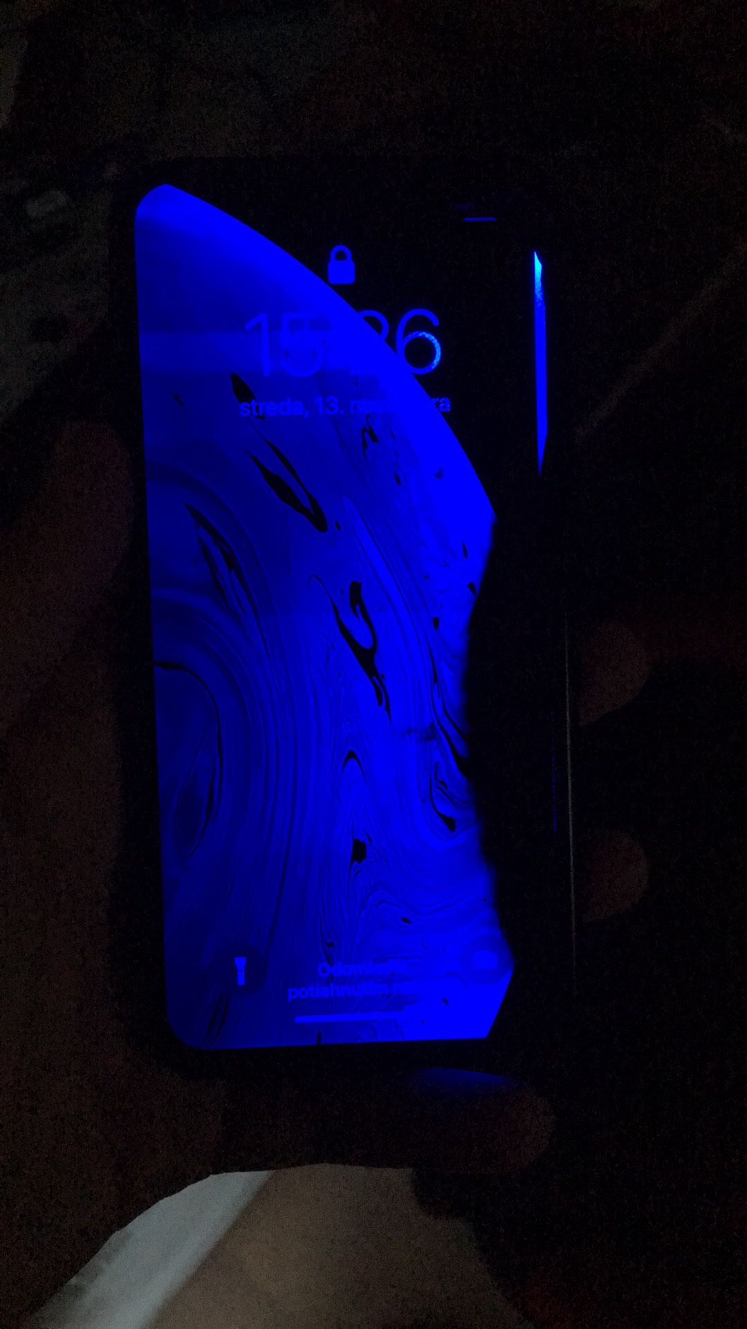 How can i fix blue screen iPhone xs ? Apple Community
