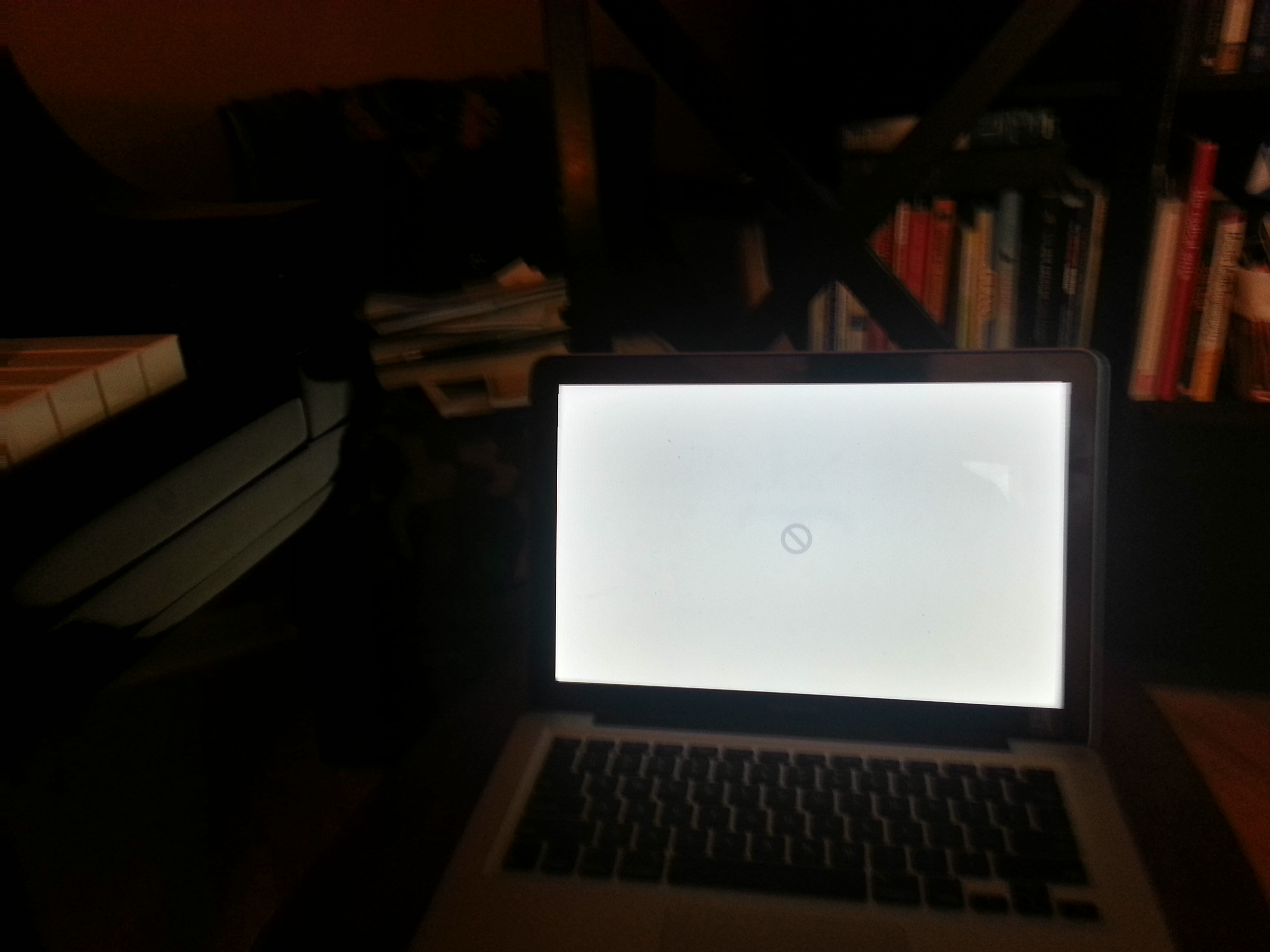 Macbook Pro stuck in boot loop - Apple Community