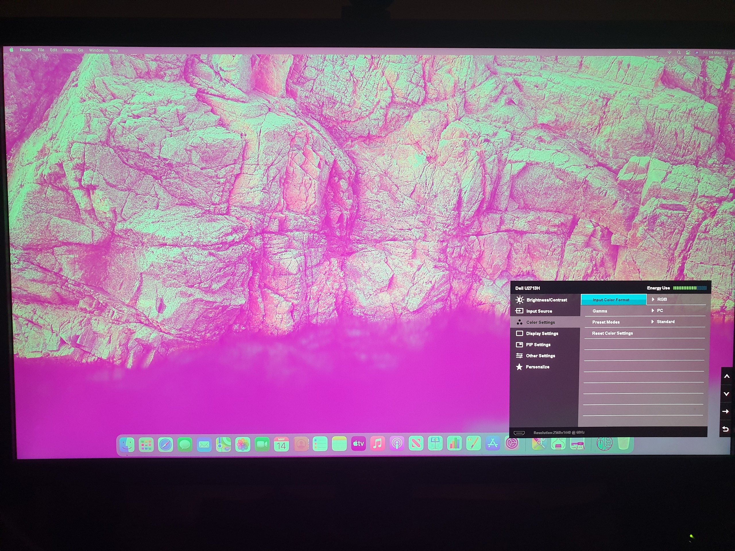 fiktiv violet kompensation Dell U2713H Monitor RGB vs YPbPr Modes - Apple Community