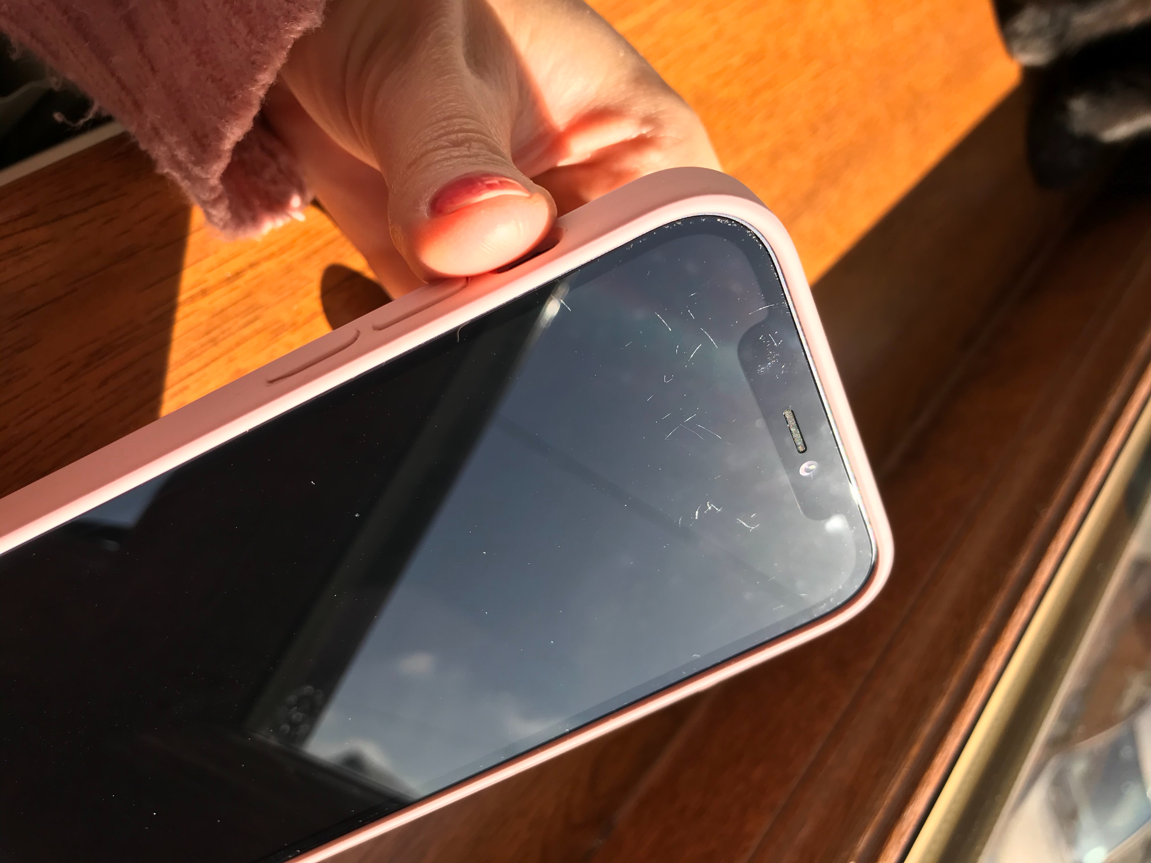 Brand new phone with screen scratch - Apple Community