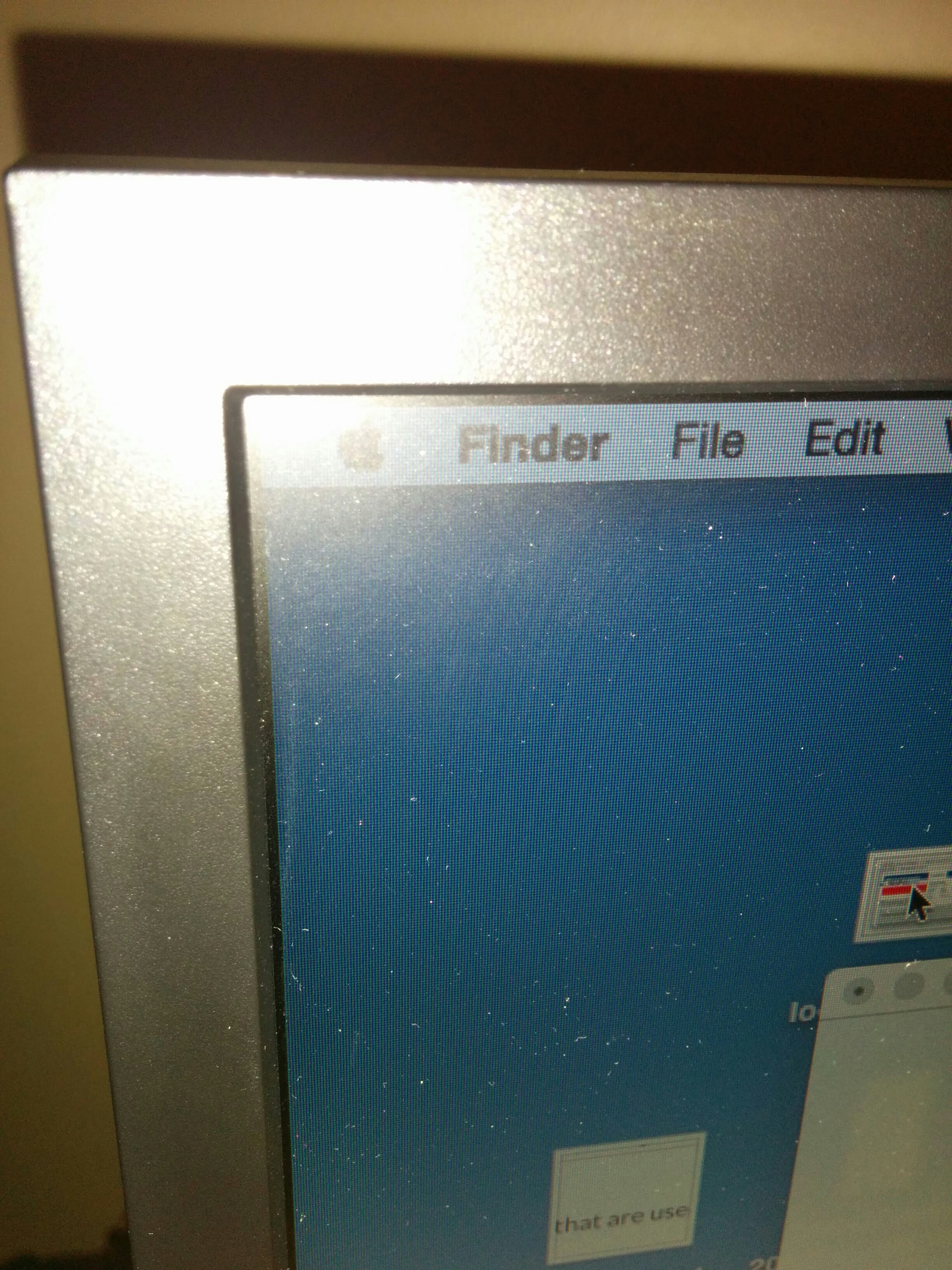 Black border around monitor when plugged … Apple Community