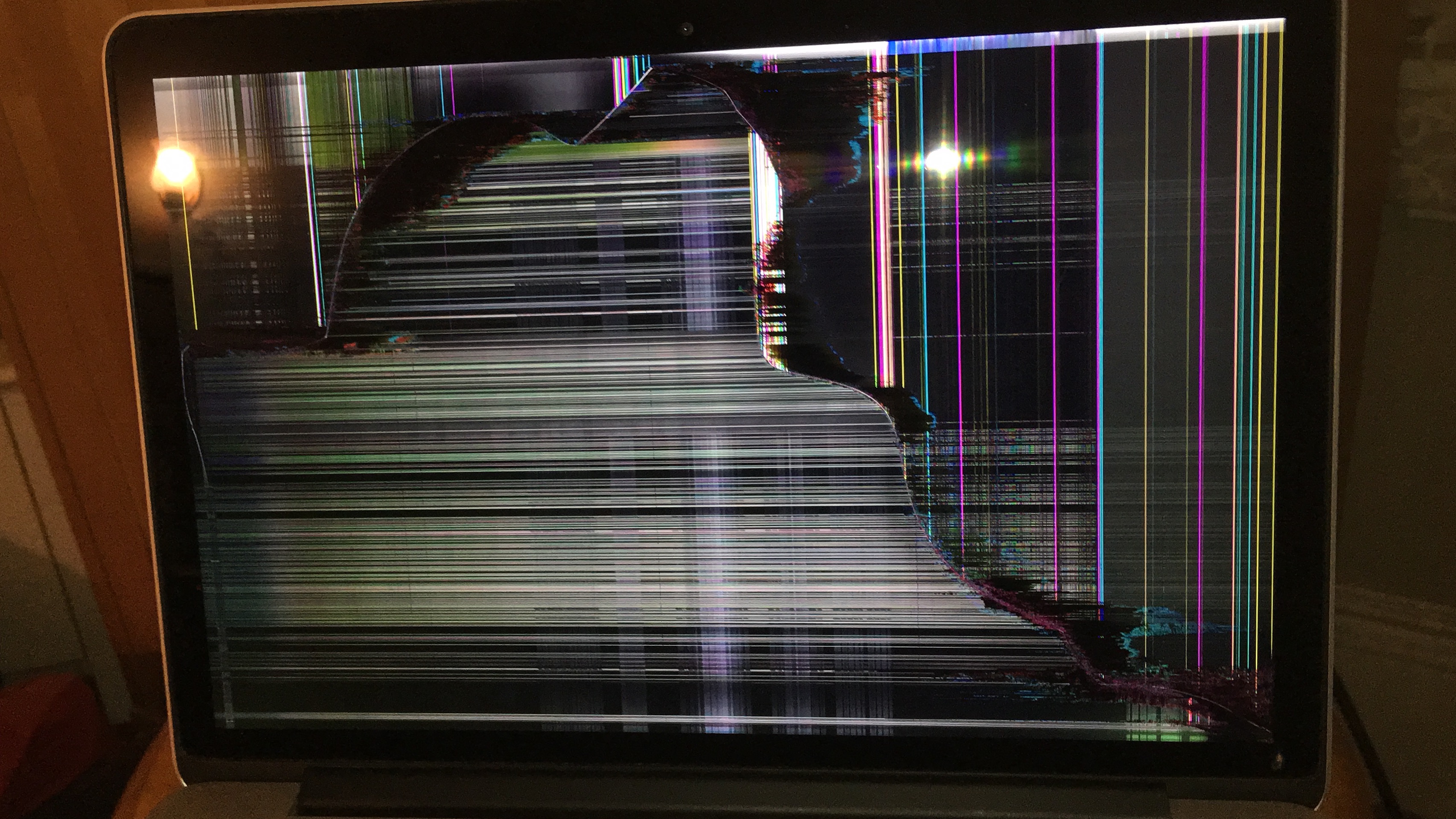 Digitizer cracked with no shock or droppi… Apple Community