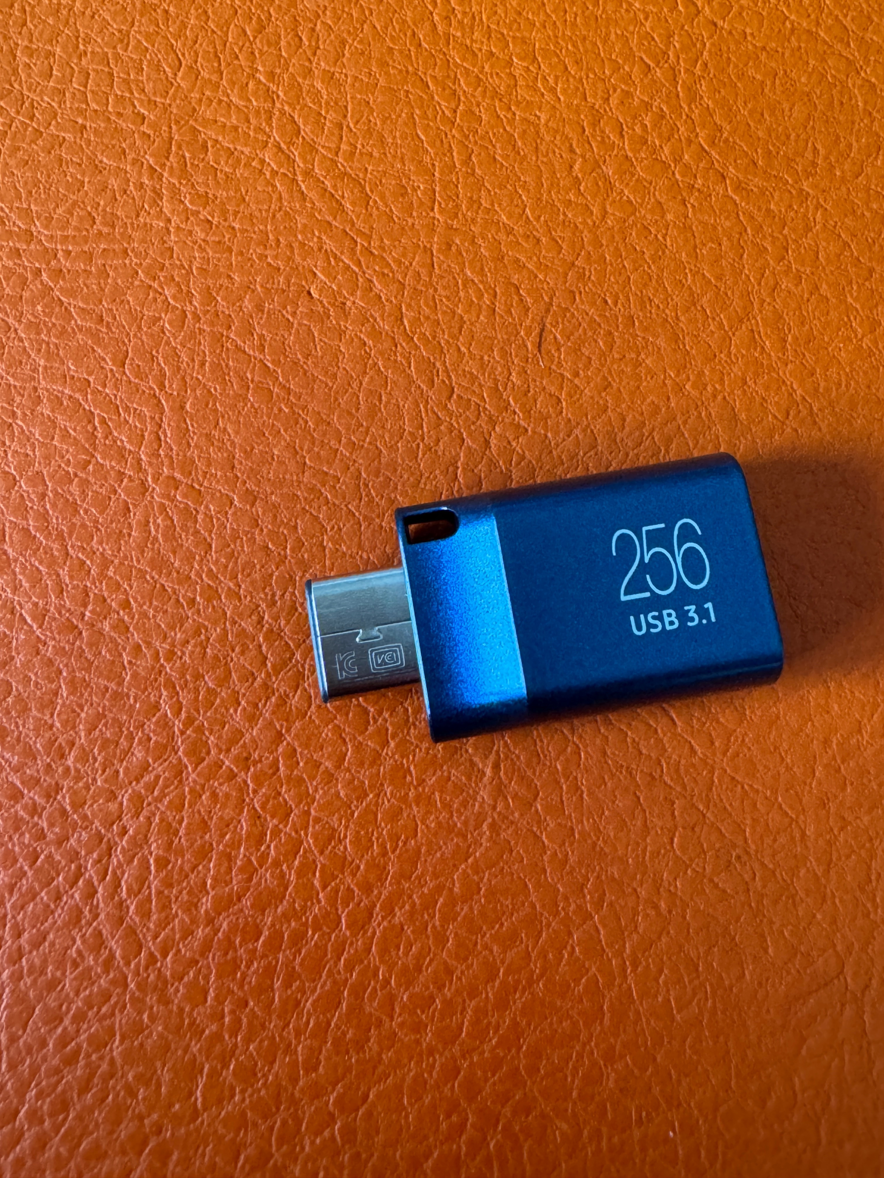How to Use a USB Drive with an iPhone or iPad