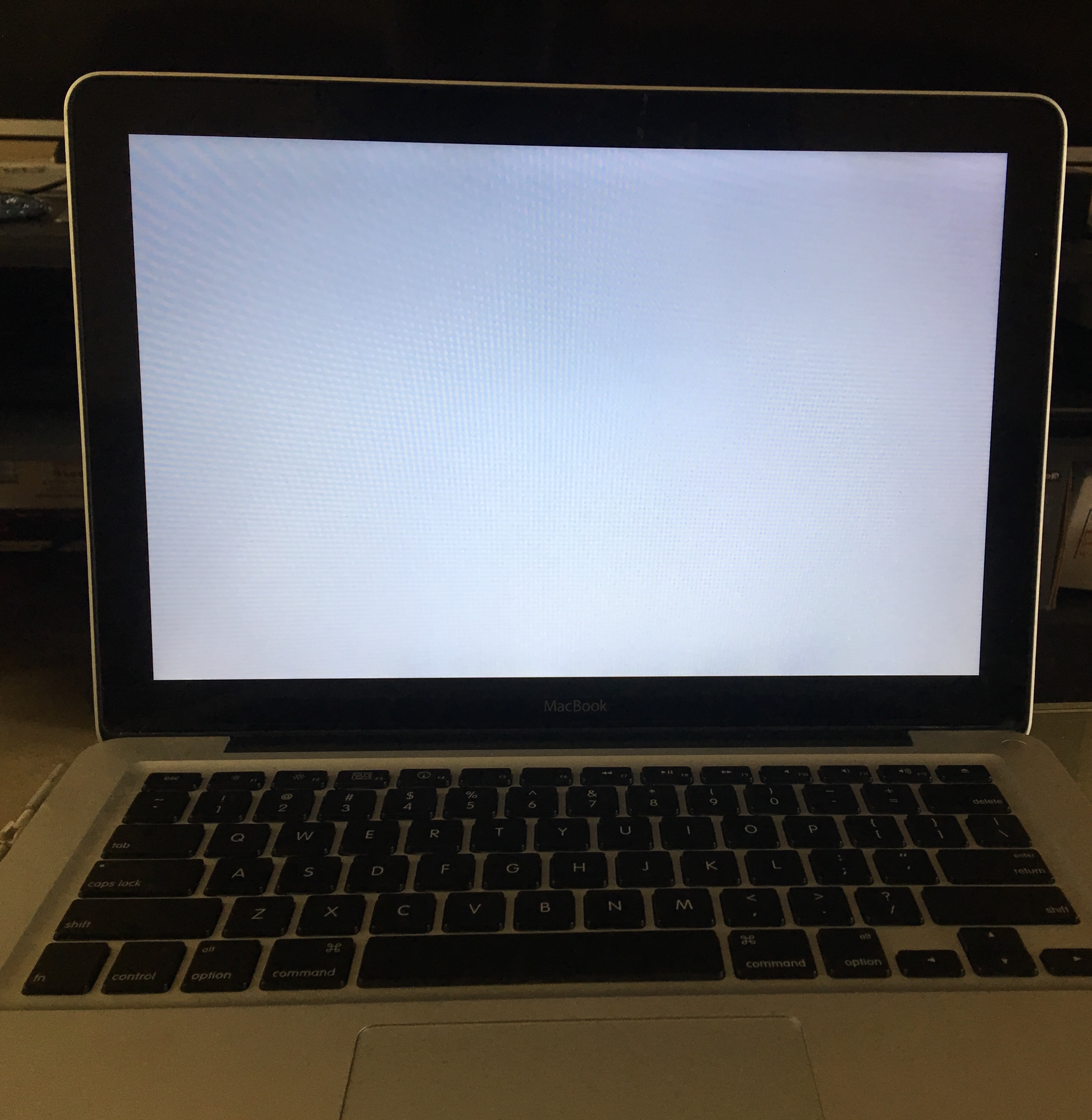My MacBook screen coming white screen Apple Community