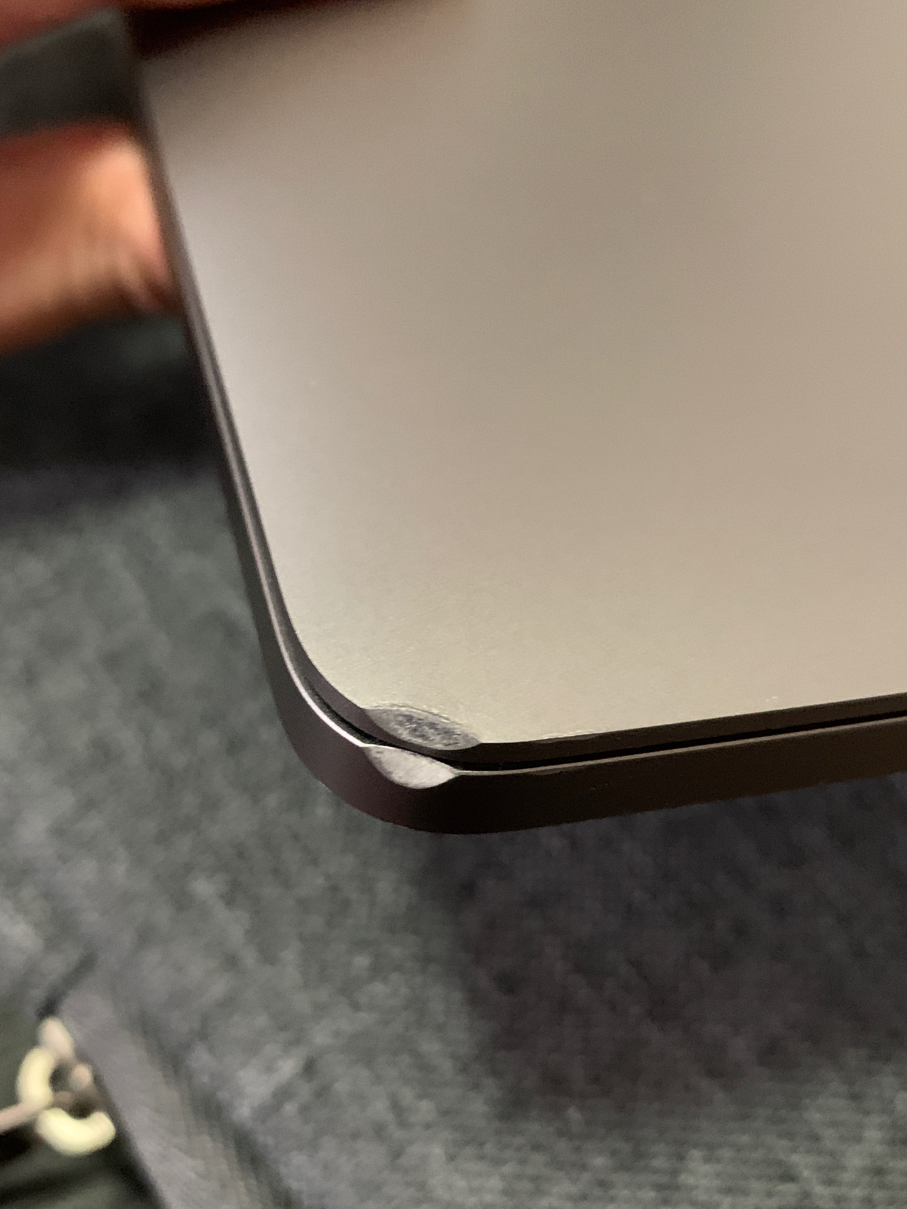 Apple dented my macbook pro iphone c esim
