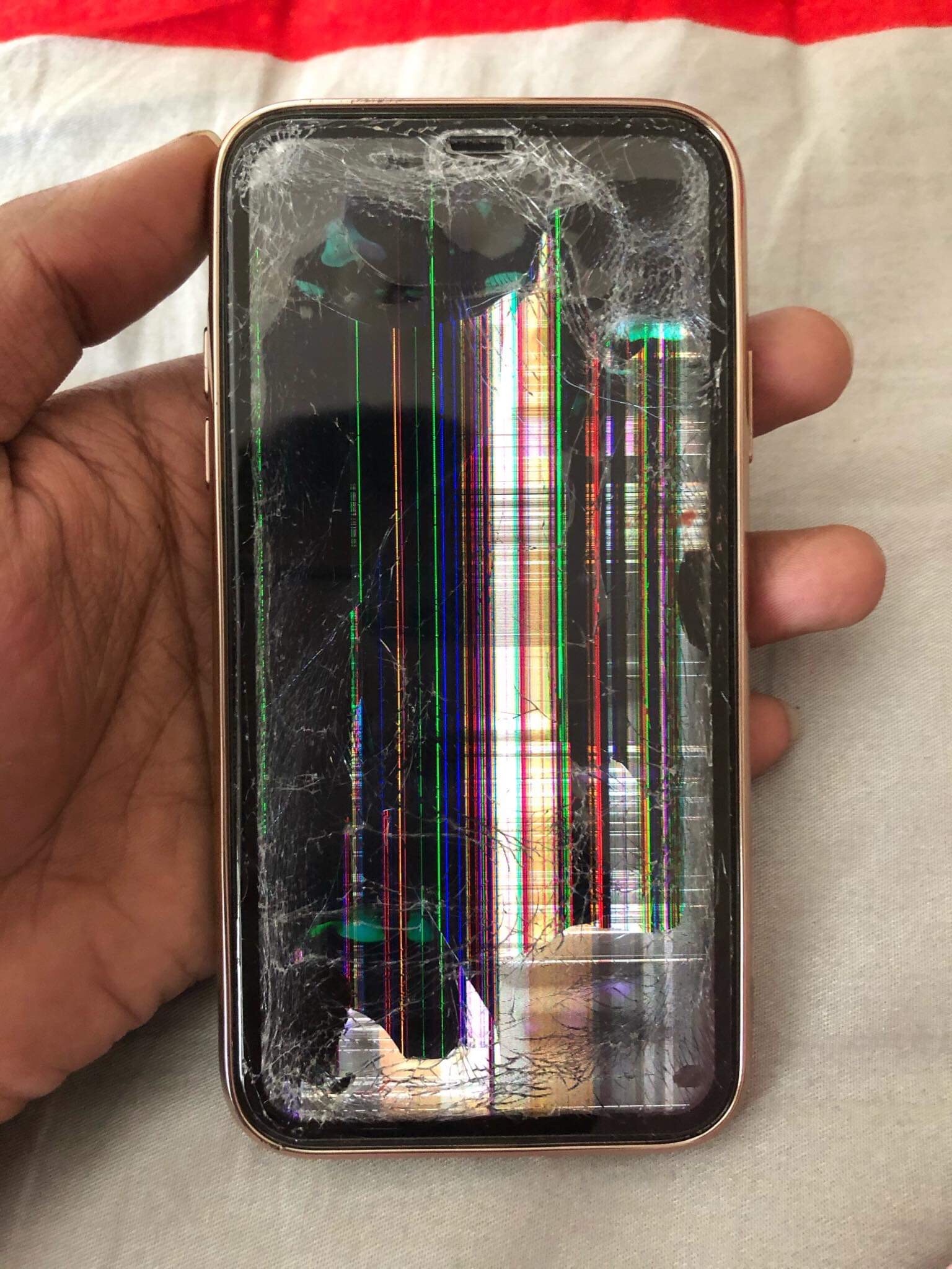 iPhone 11 display with body cracked ( nee… Apple Community