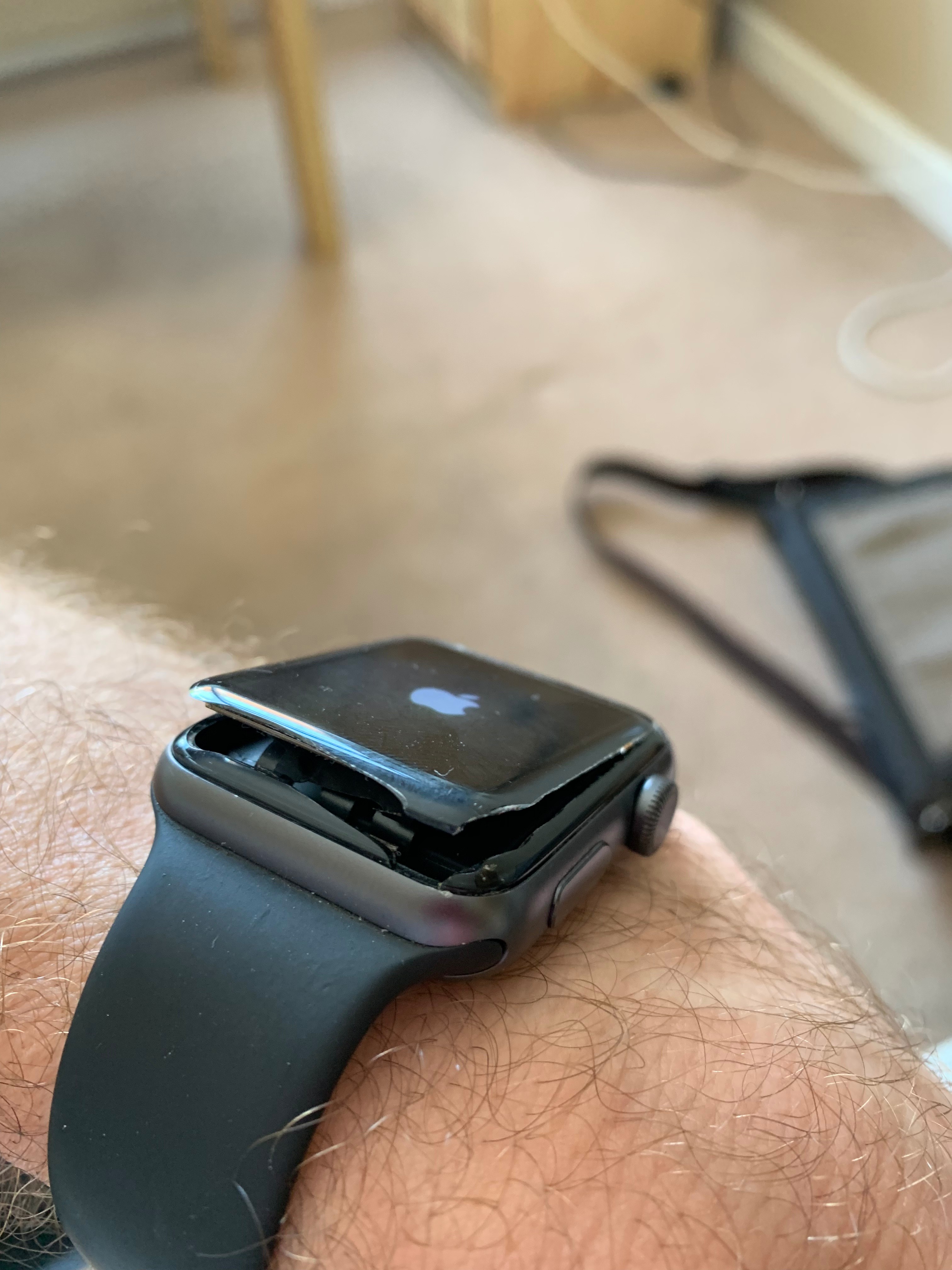 of Apple Watch 3 popped off - Apple Community
