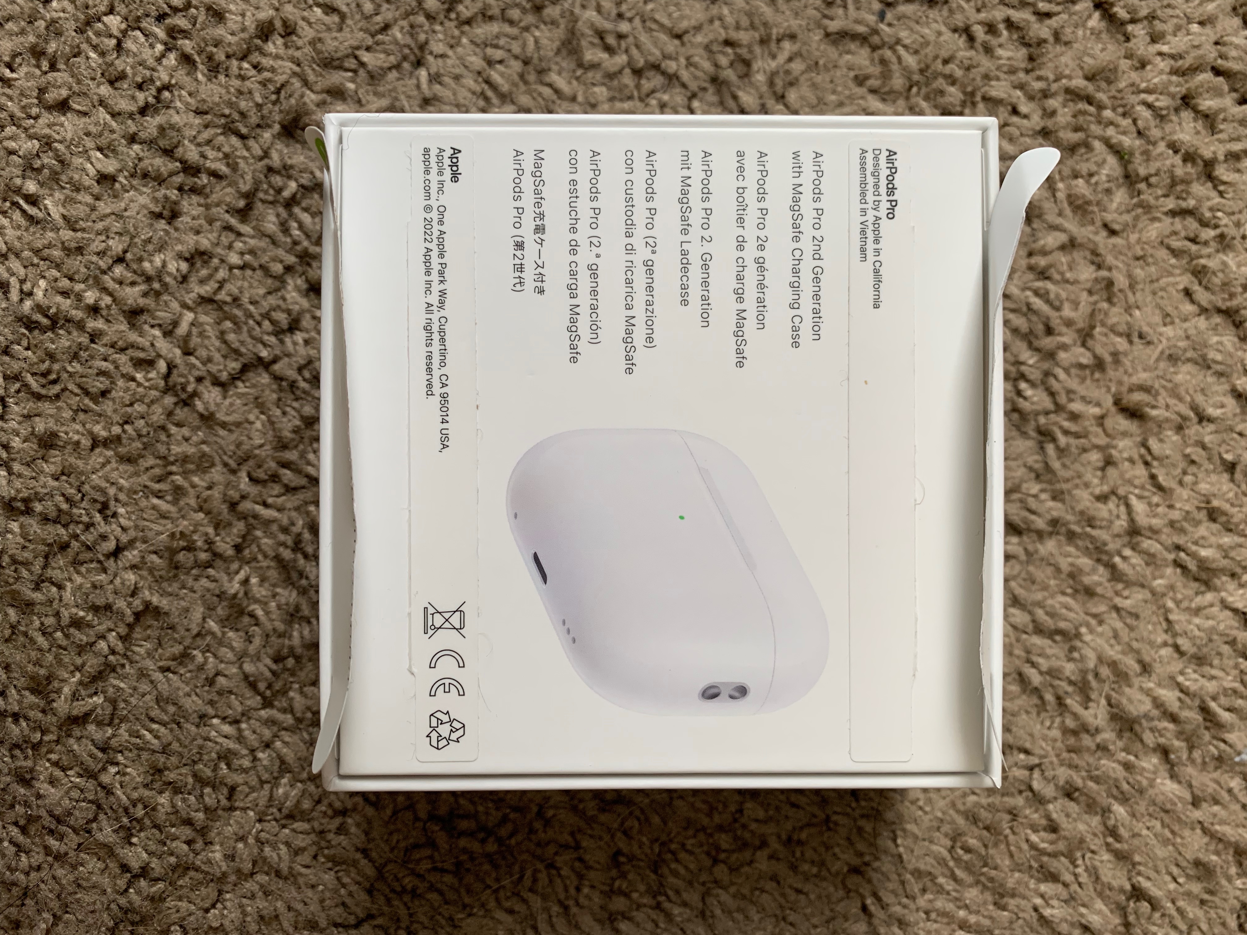  AirPods Pro (2nd Generation) with MagSafe Charging Case