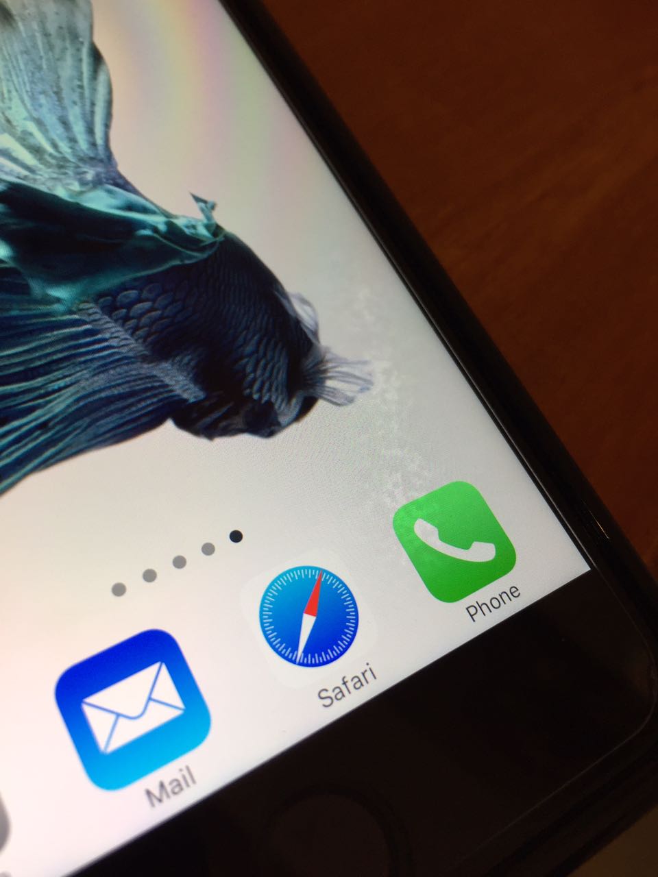 Water stains in my iPhone 7 screen Apple Community