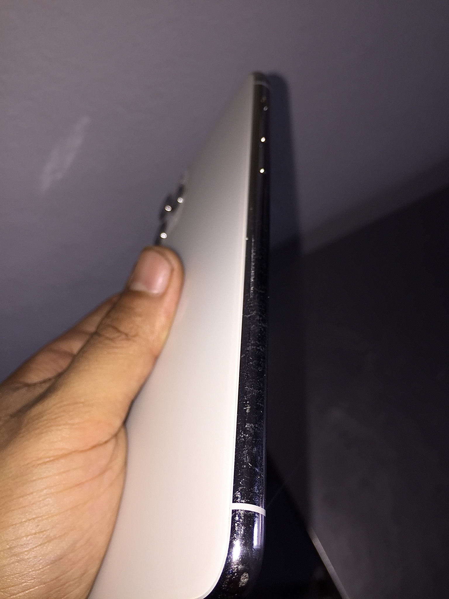 How To Fix The iPhone 11, 11 Pro and 11 Pro Max Scratched Screen