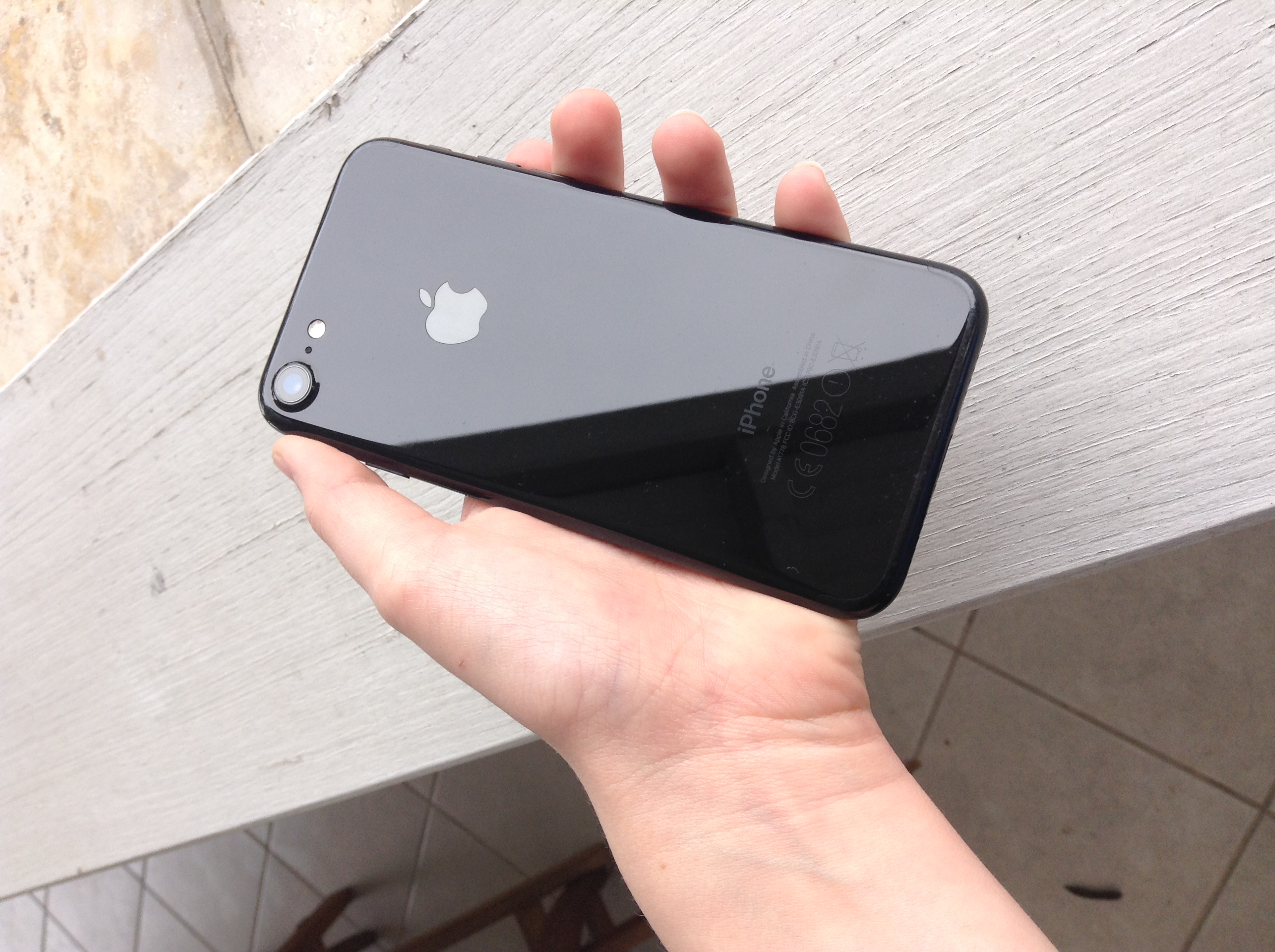 Jet black. Айфон 7 Джет Блэк. Iphone 7 Jet Black vs Matte Black. Iphone 7 Jet Black 128gb. Jet Black iphone 7 Box.