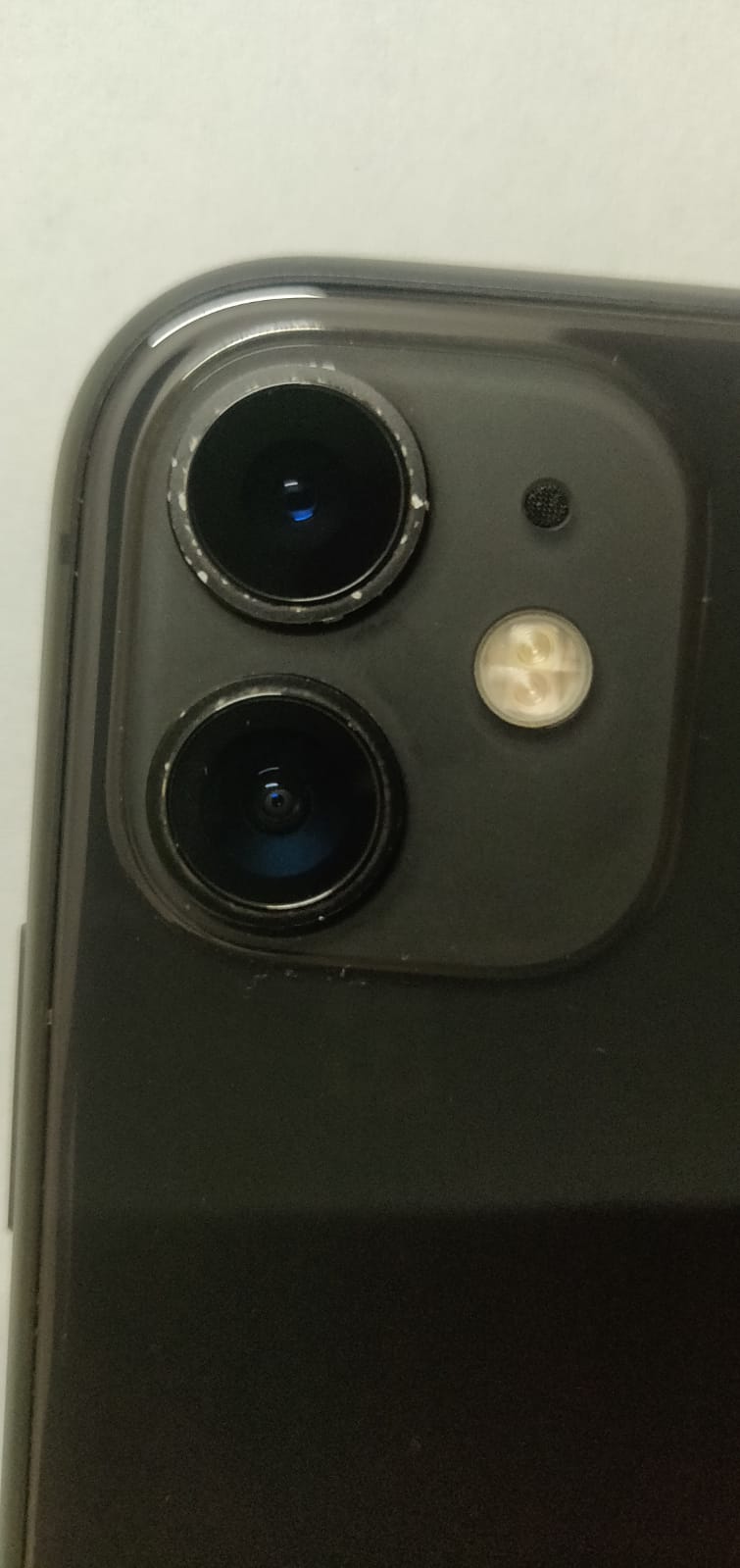 iPhone 11 discoloration Apple Community