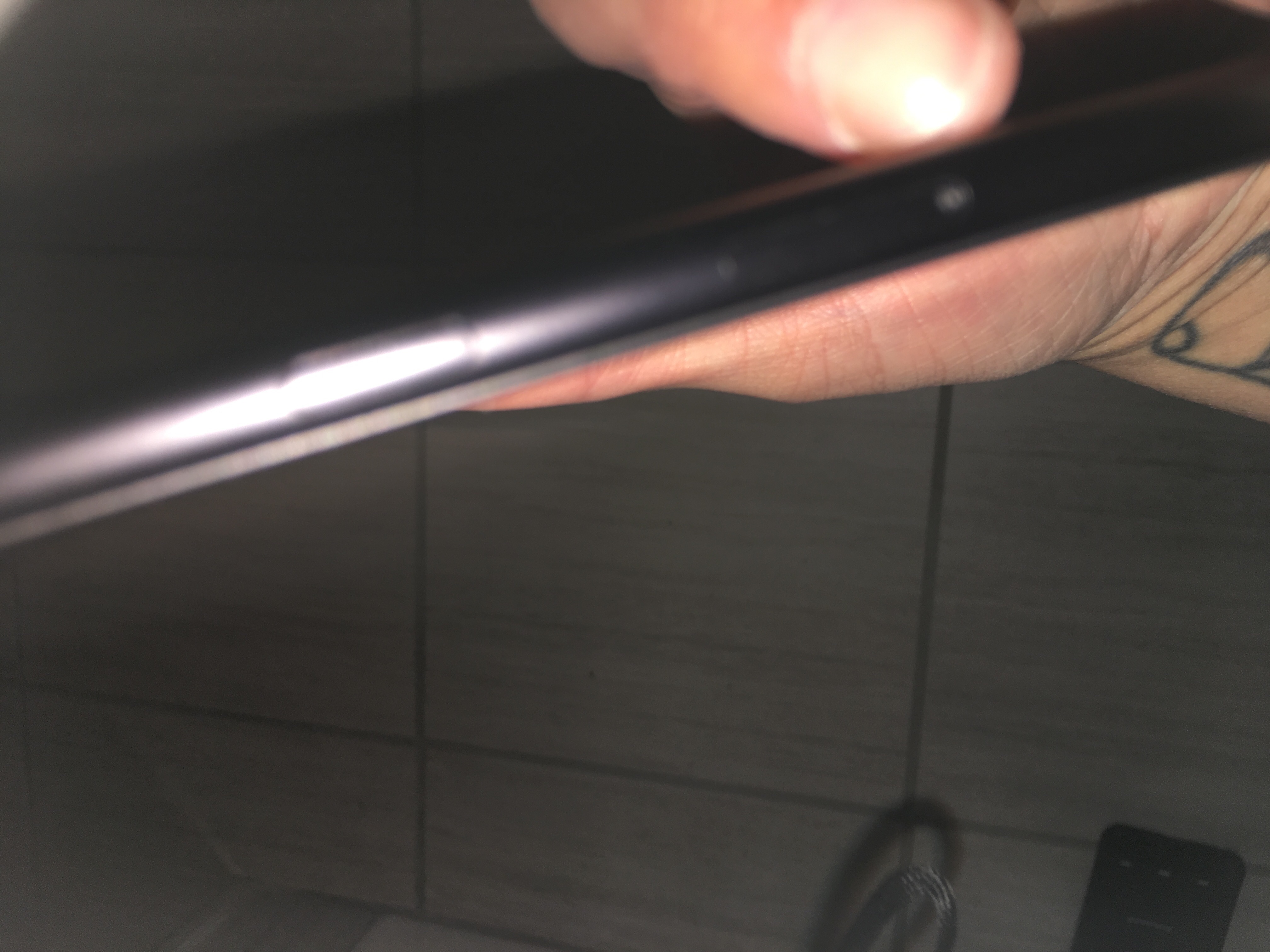 iPhone 7 screen blackout - Apple Community