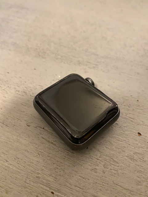 Apple watch series 3 best sale screen cracked around edges