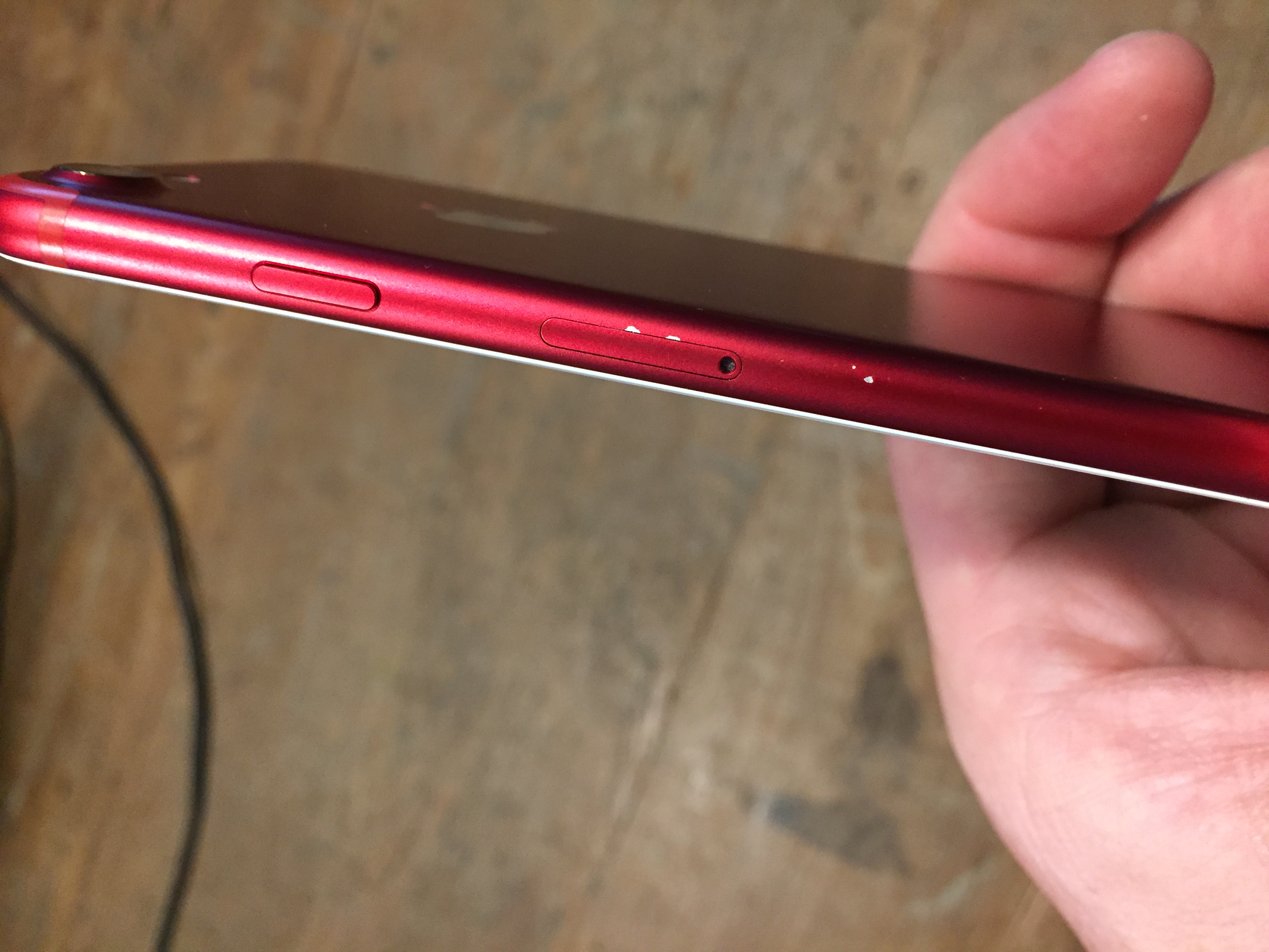 Iphone Red paint chipped? Apple Community