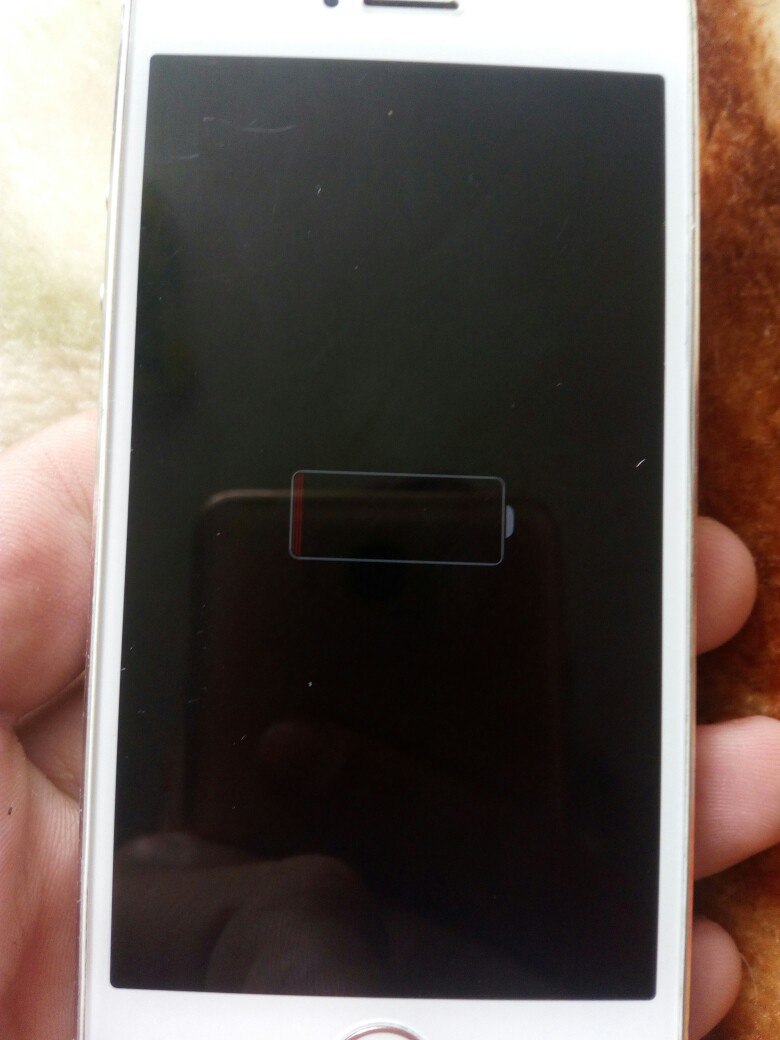 почему не включается айфон 5