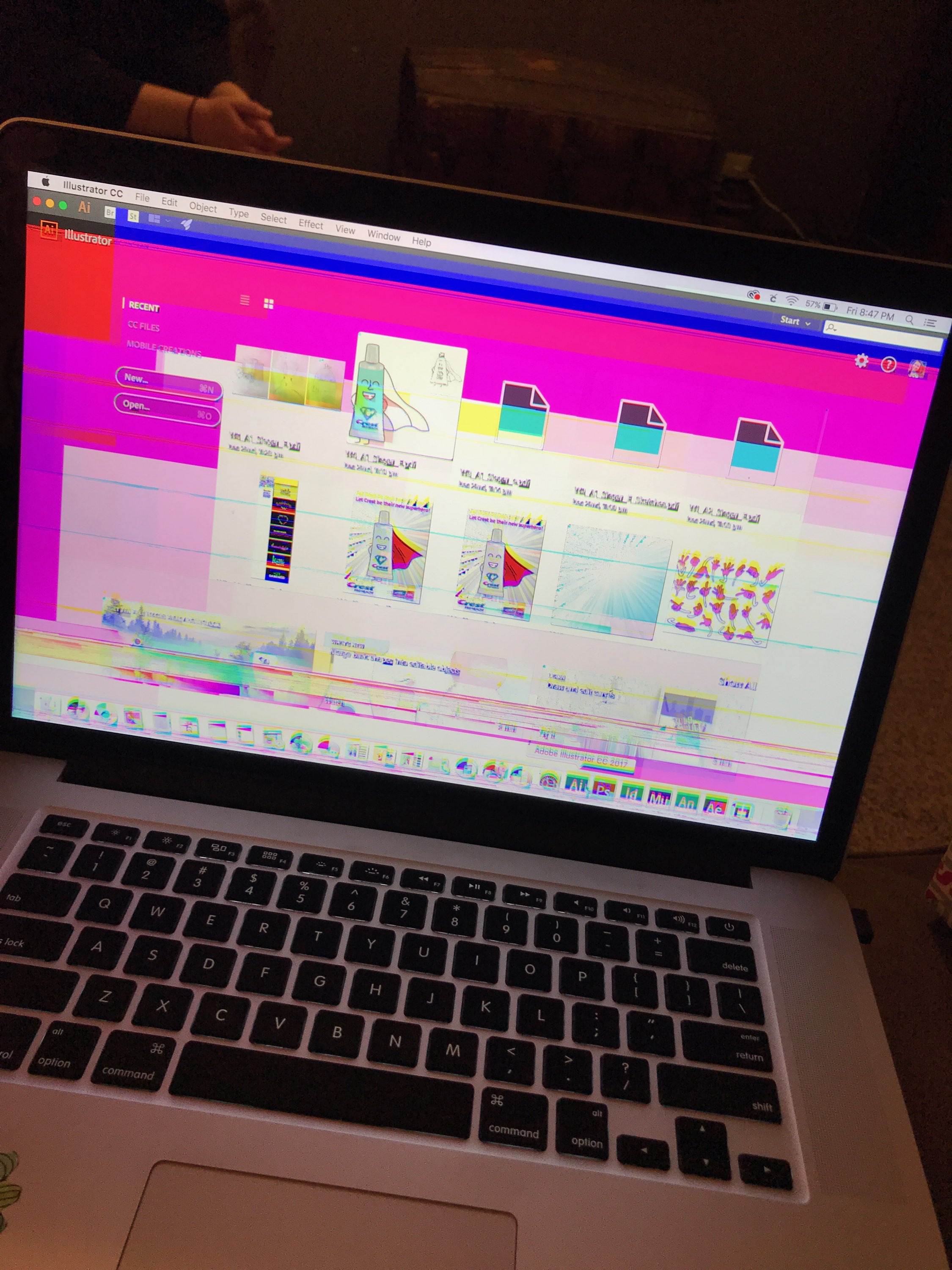 How to get my screen to stop glitching? Apple Community