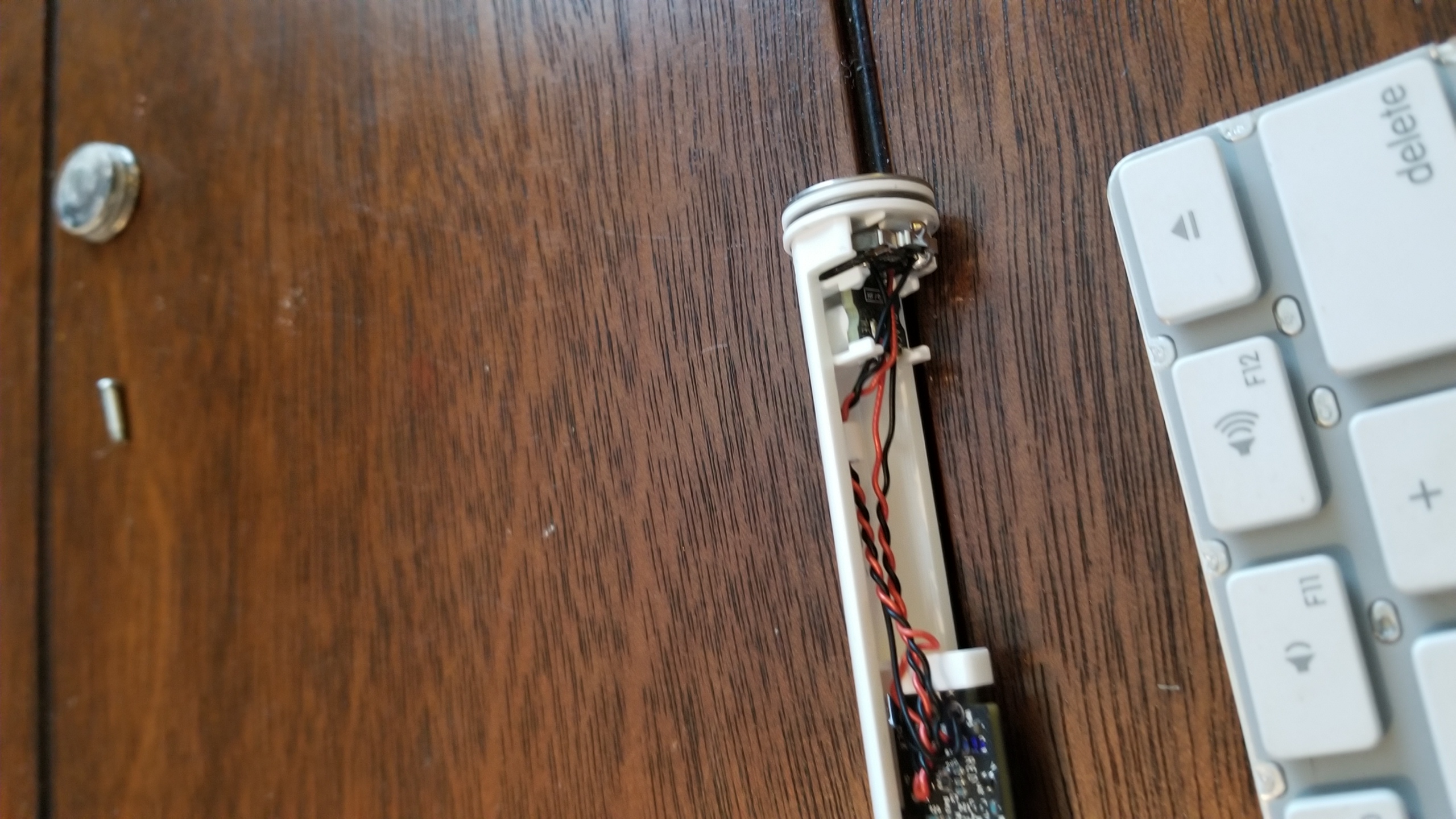 bluetooth keyboard battery exploded or le… Apple Community