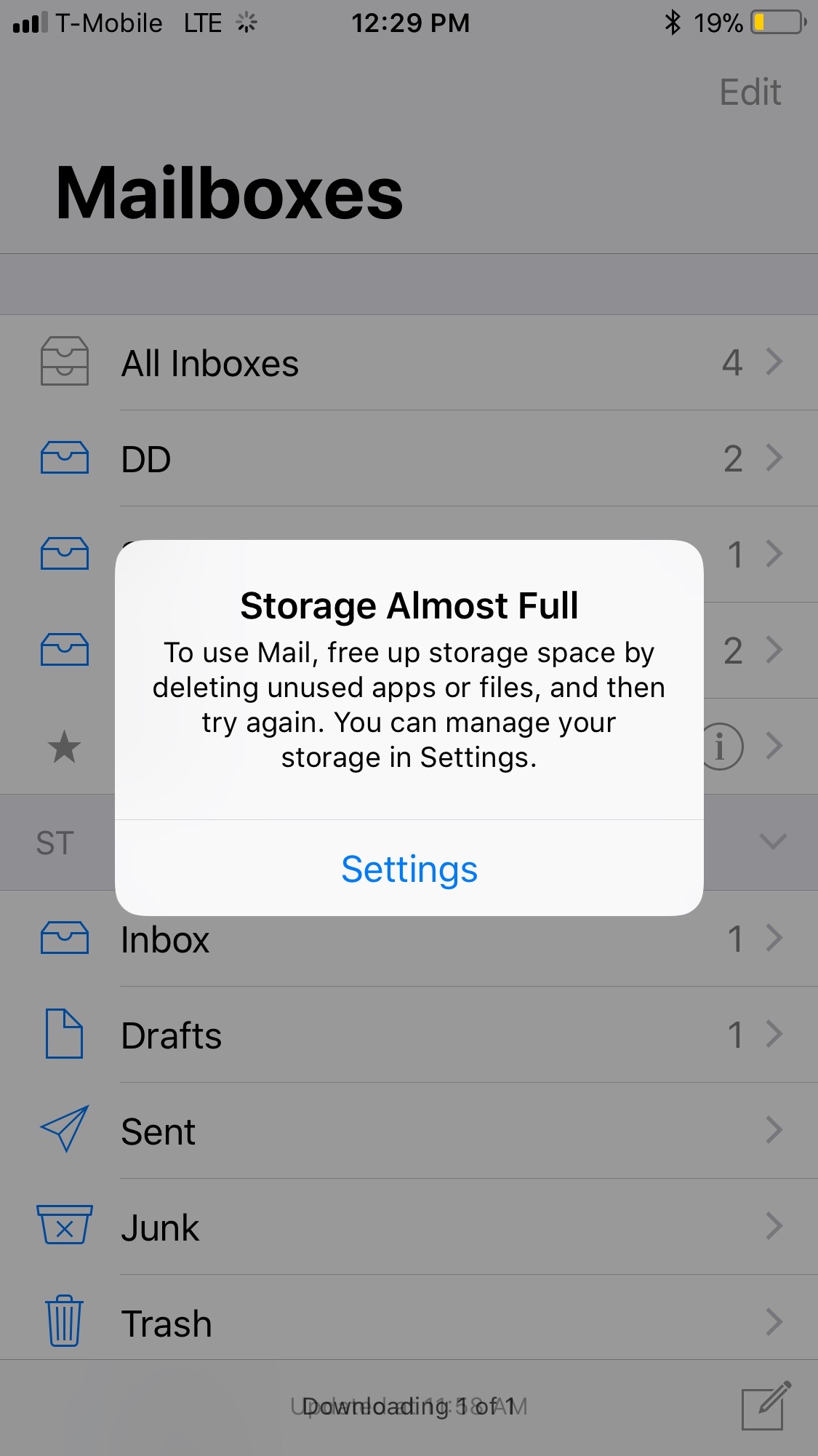 iPhone keeps saying it's out of memory...… - Apple Community