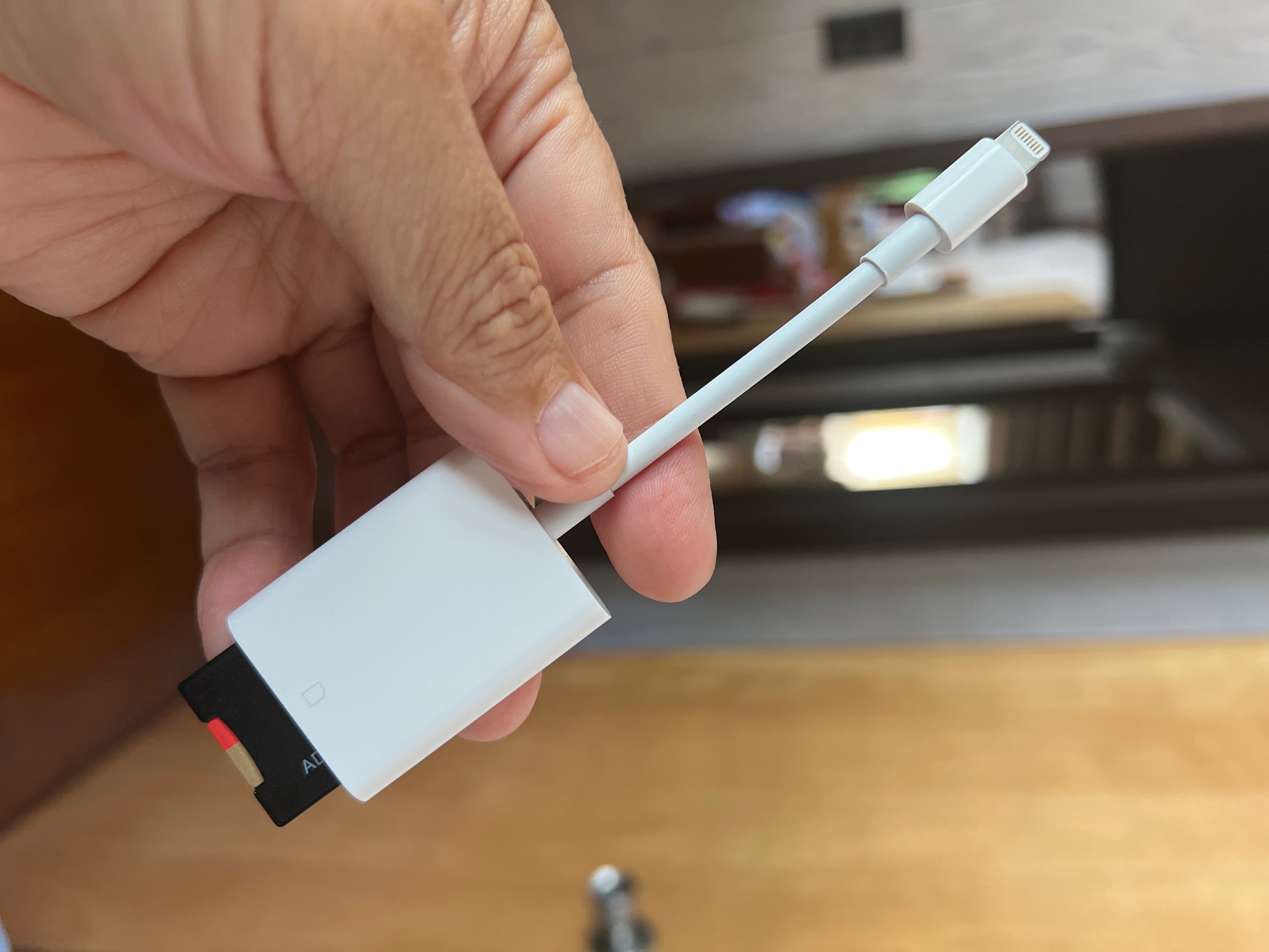 Lightning to SD Card Camera Reader — Apple - Apple