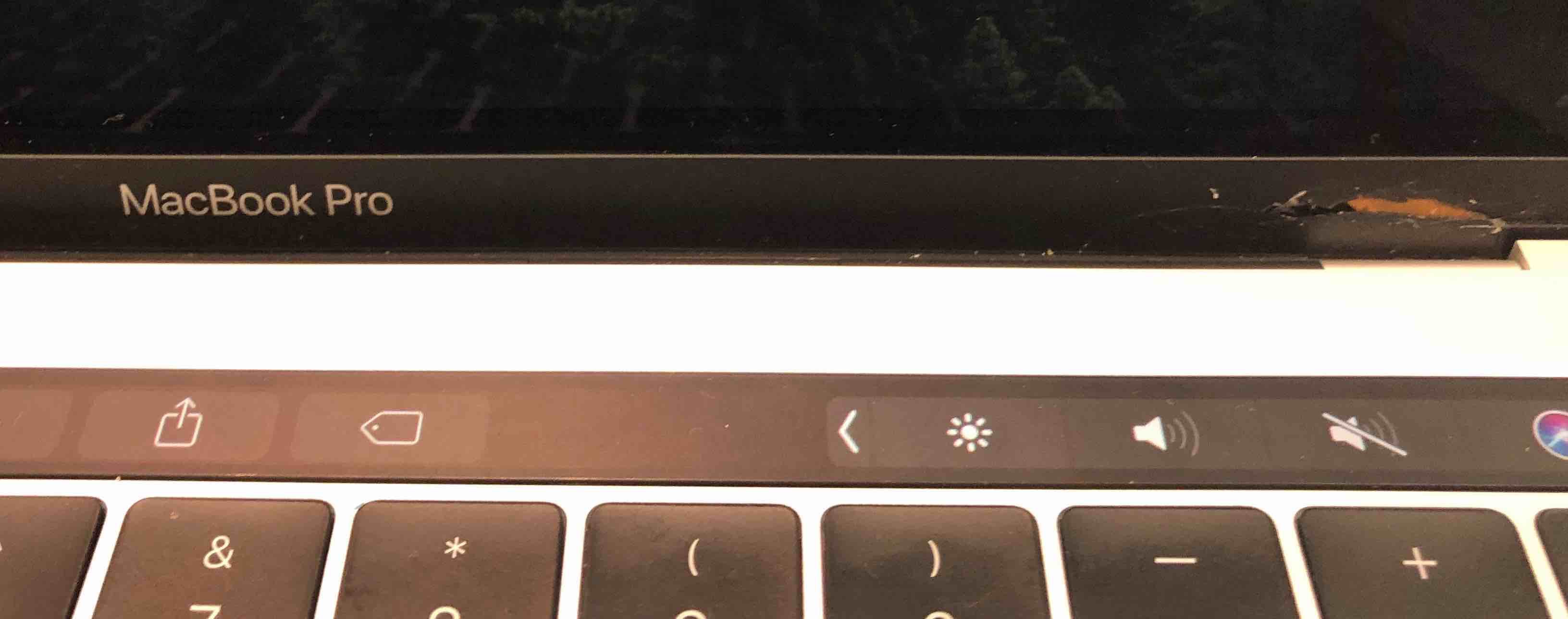 Cracked screen MacBook Pro with Touch Bar - Apple Community