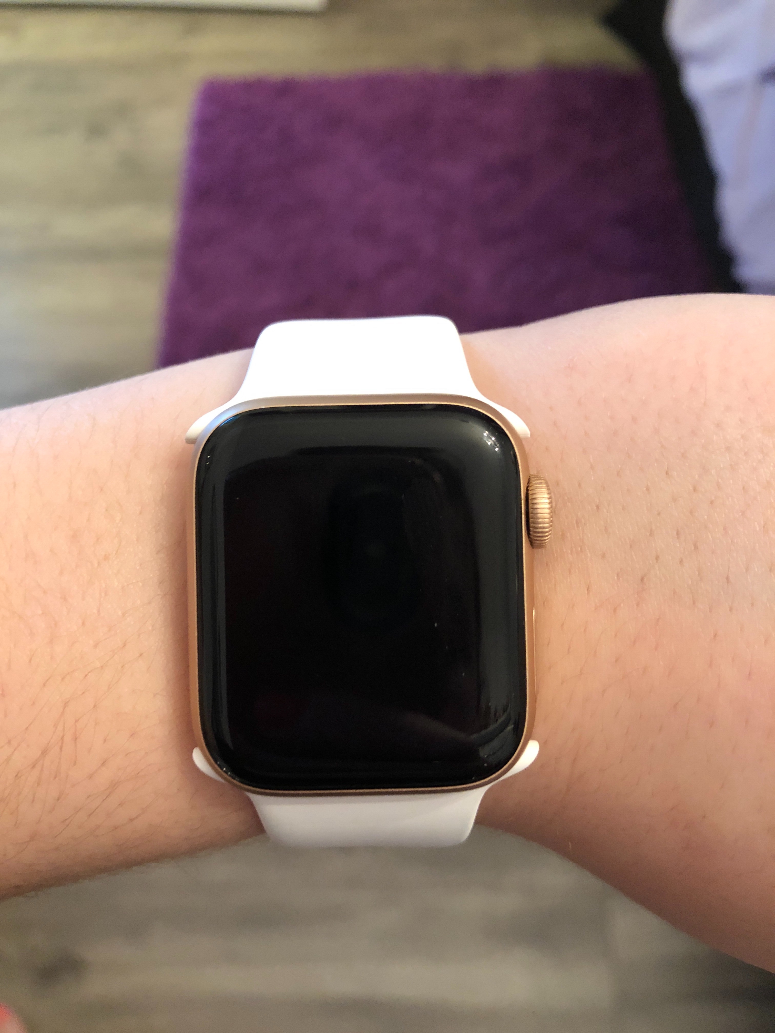 Does the 42 mm Apple Watch band fit the 4… - Apple Community