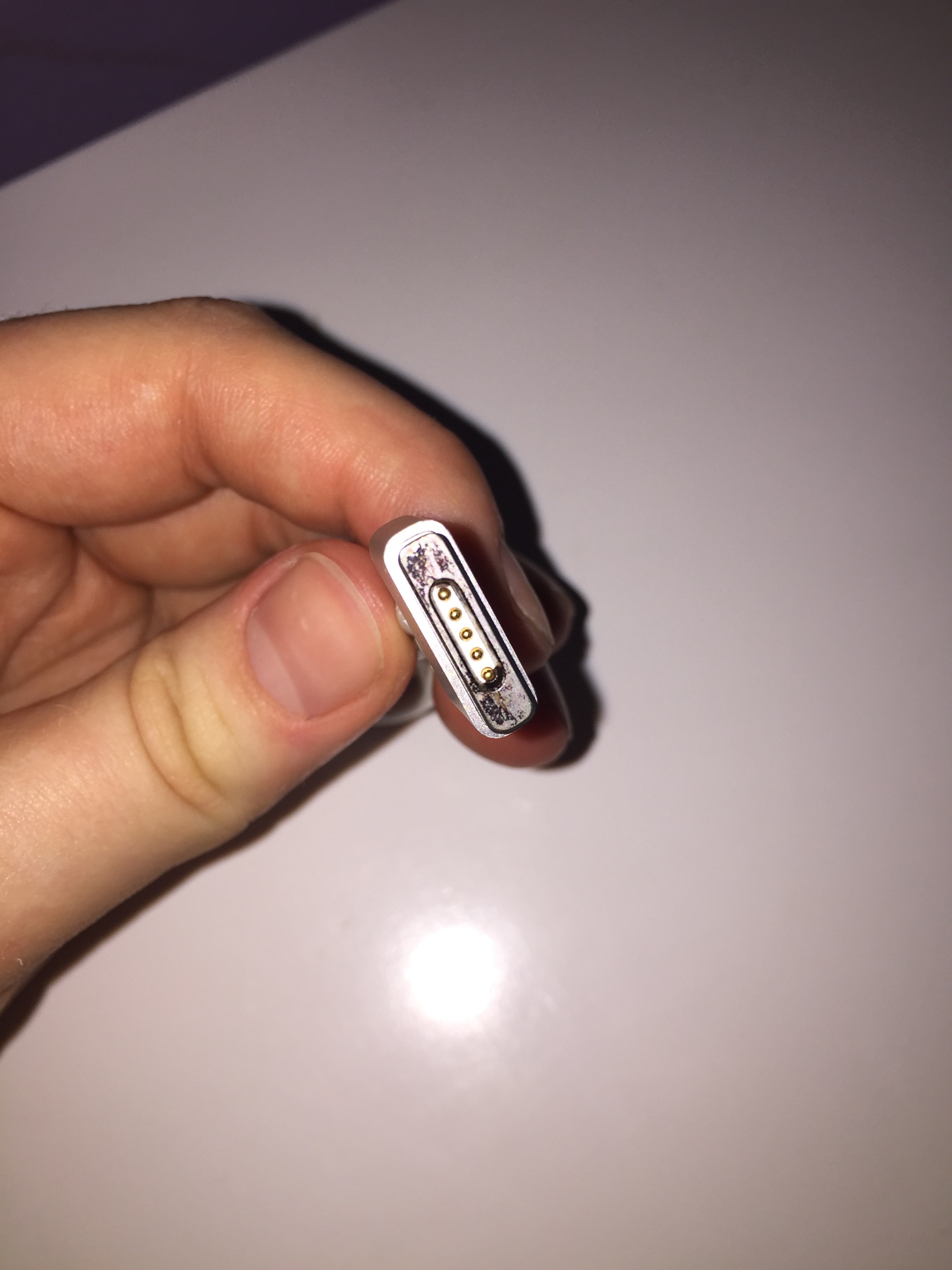 MacBook Air MagSafe Power Port Burnt? I t… - Apple Community