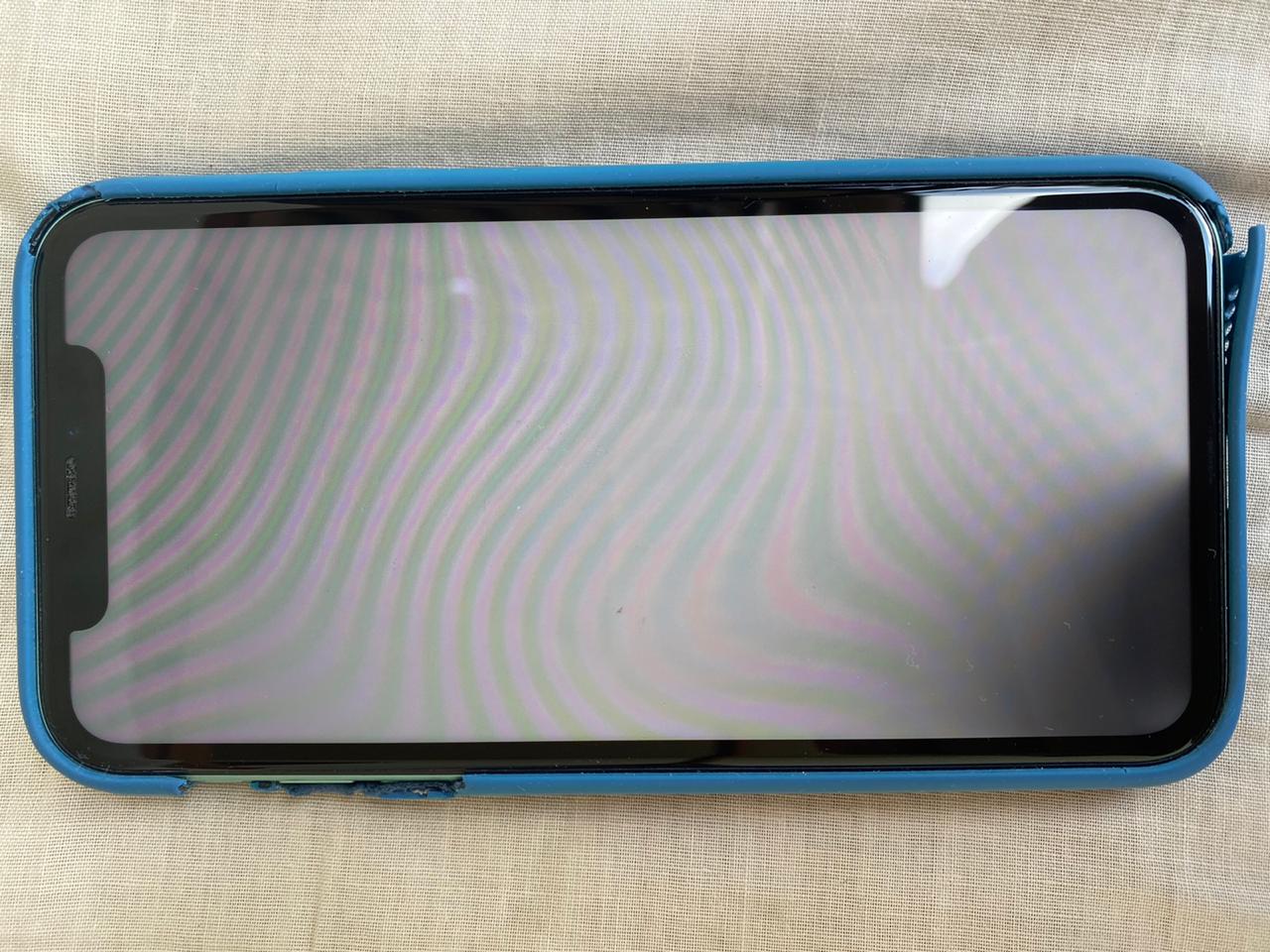 Iphone 11 Left Bottom Corner Of The Scree Apple Community