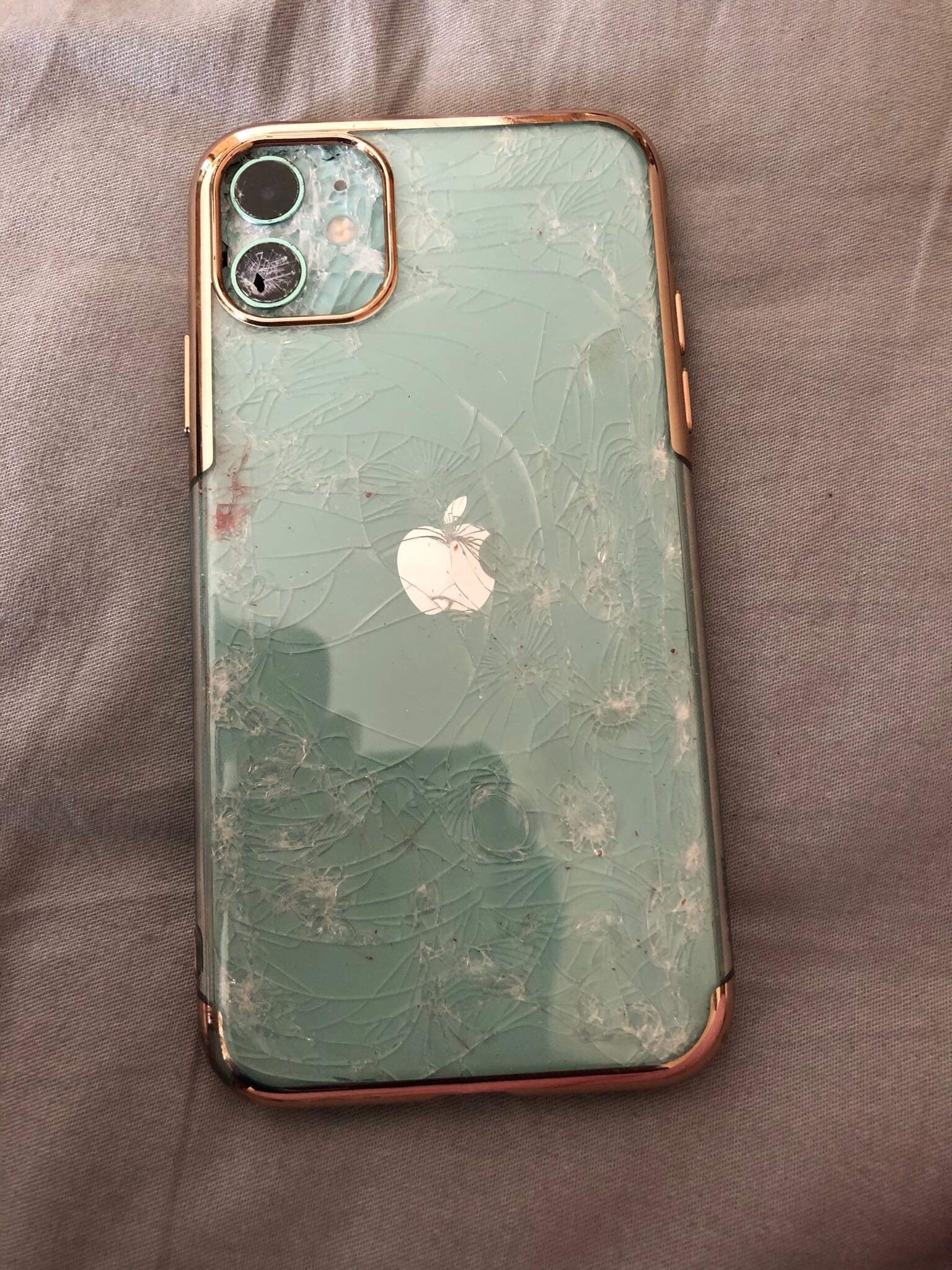 Iphone 11 Display With Body Cracked Nee Apple Community