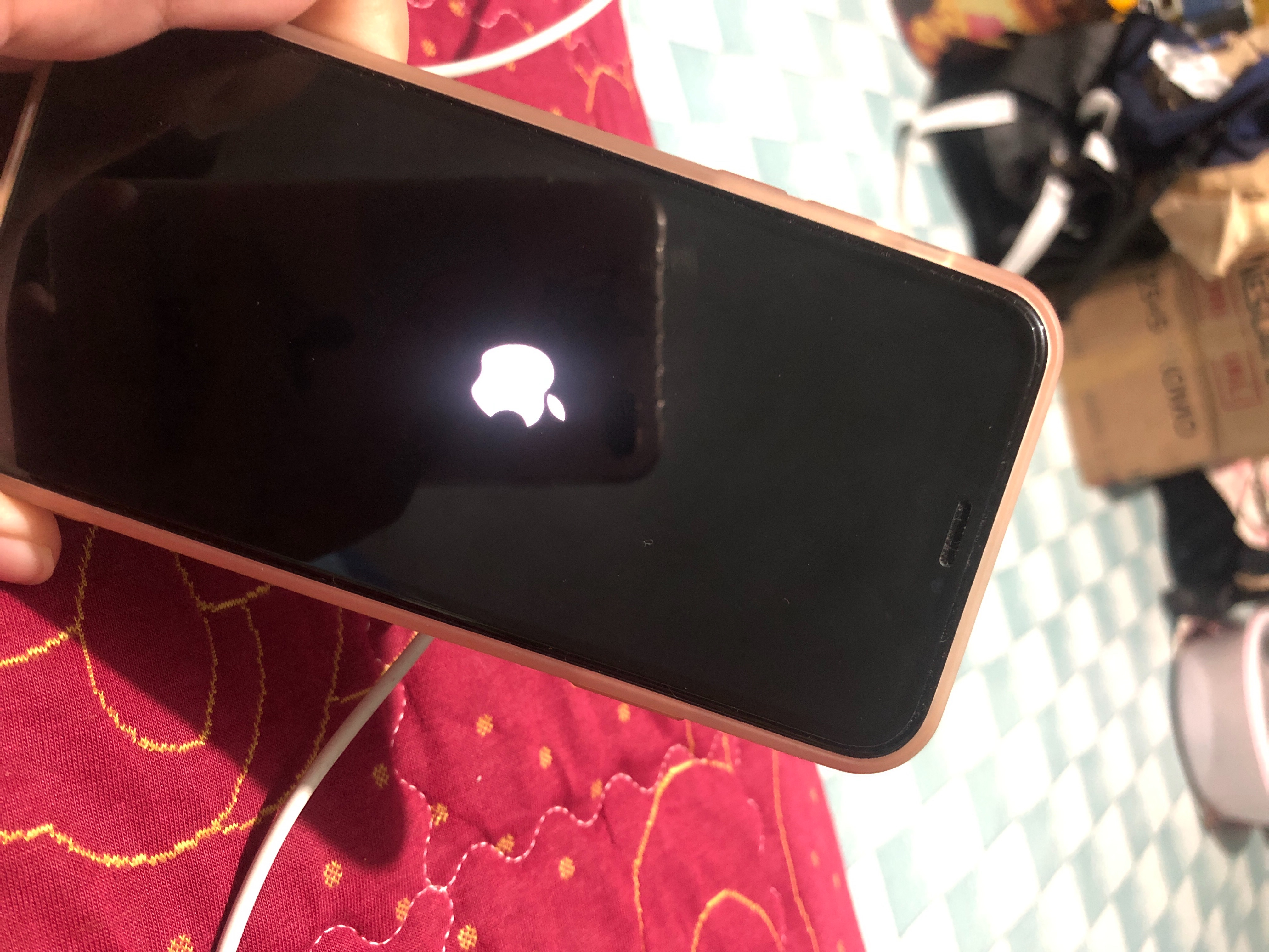 phone stuck on apple logo iphone x
