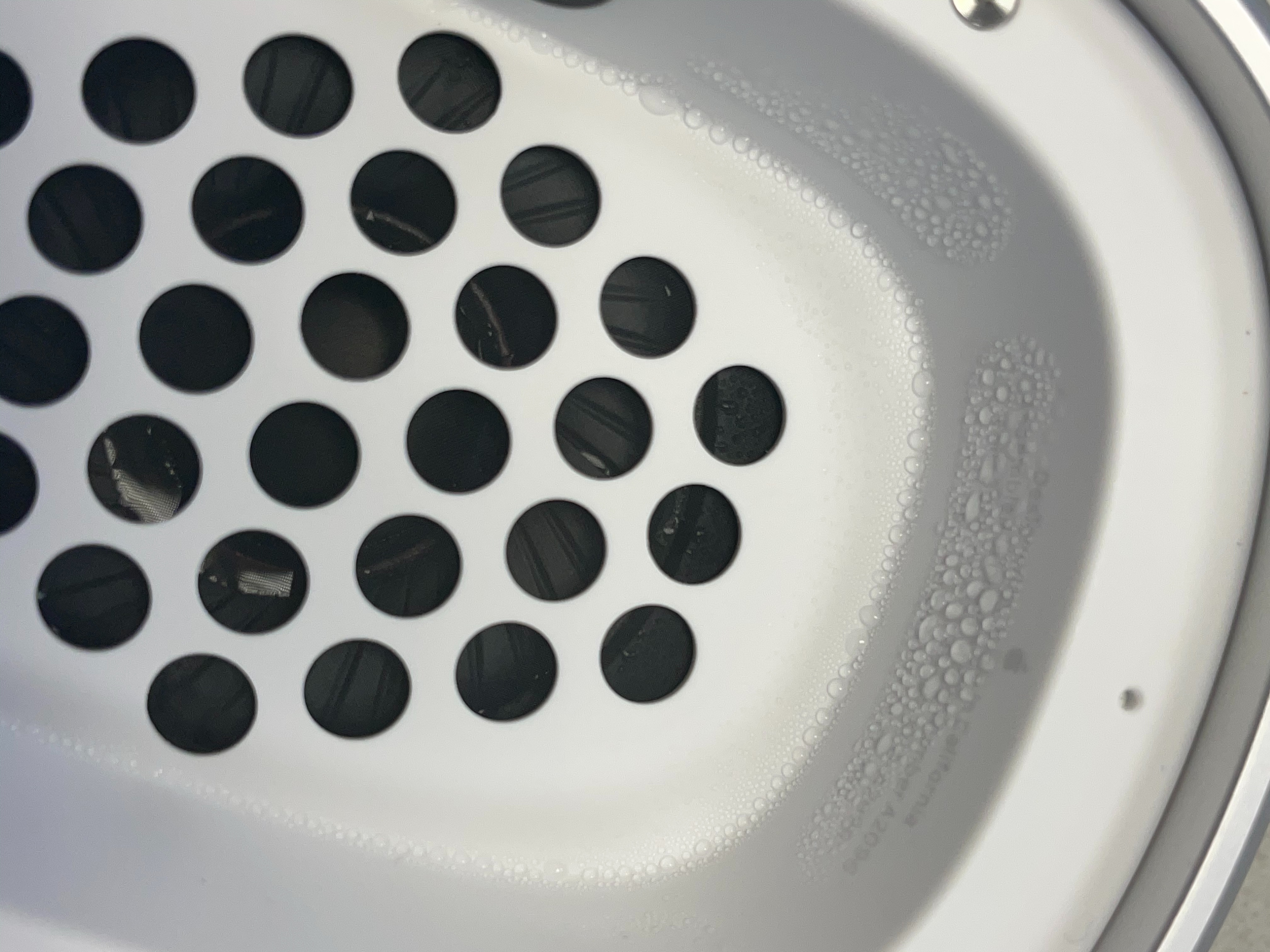 Summer Heat Prompts Renewed AirPods Max Condensation Complaints