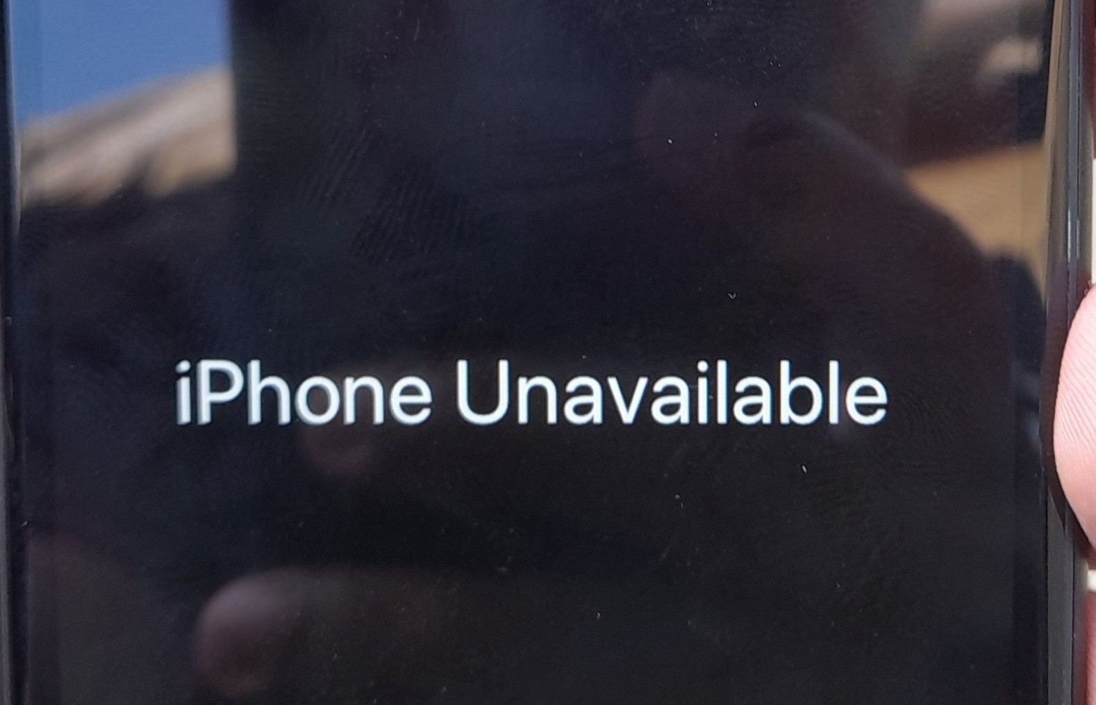 iPhone XR is unavailable - Apple Community