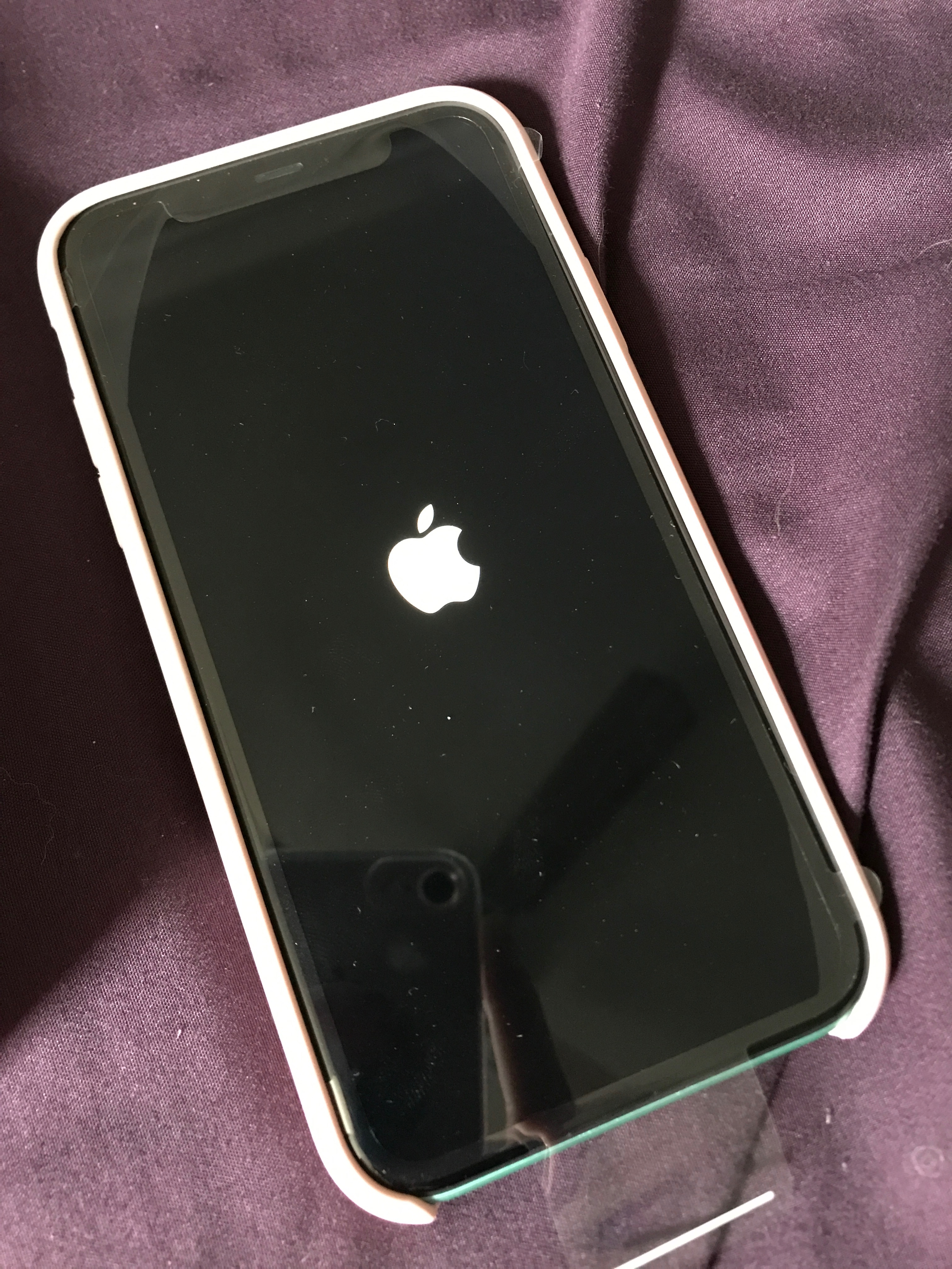 Iphone 11 Stuck At Black Screen After Upd Apple Community